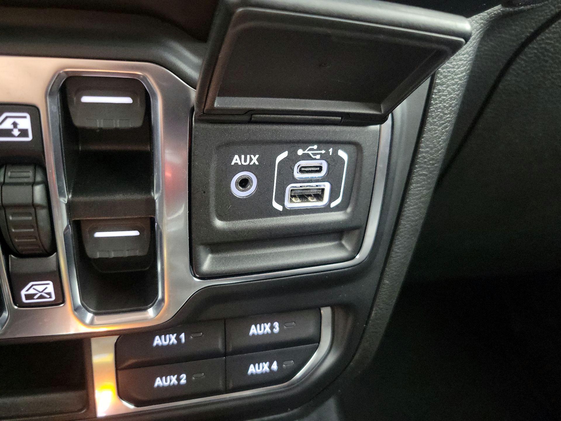 Thumbnail: 2022 Jeep Wrangler - 19