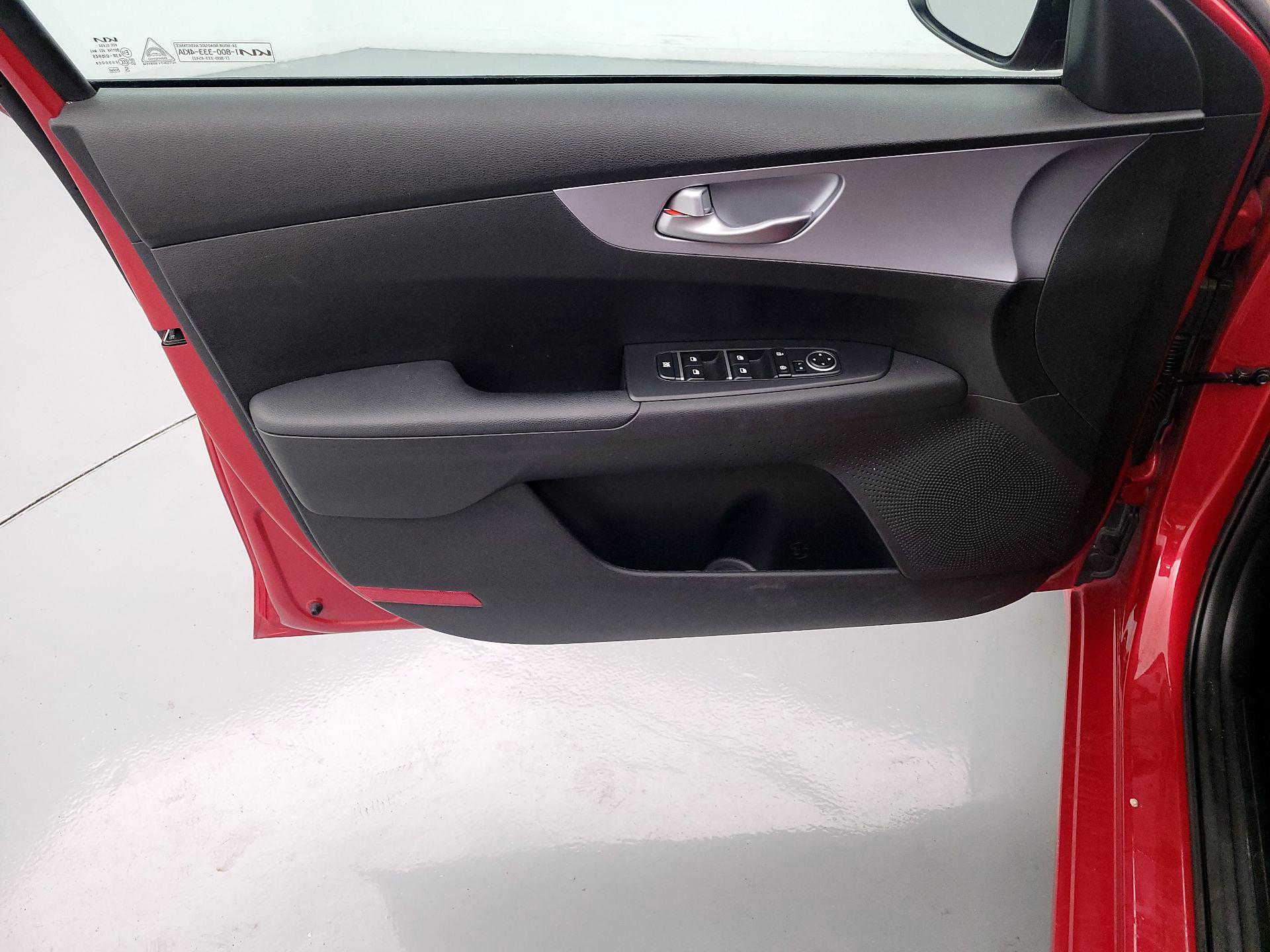 Thumbnail: 2023 Kia Forte - 12