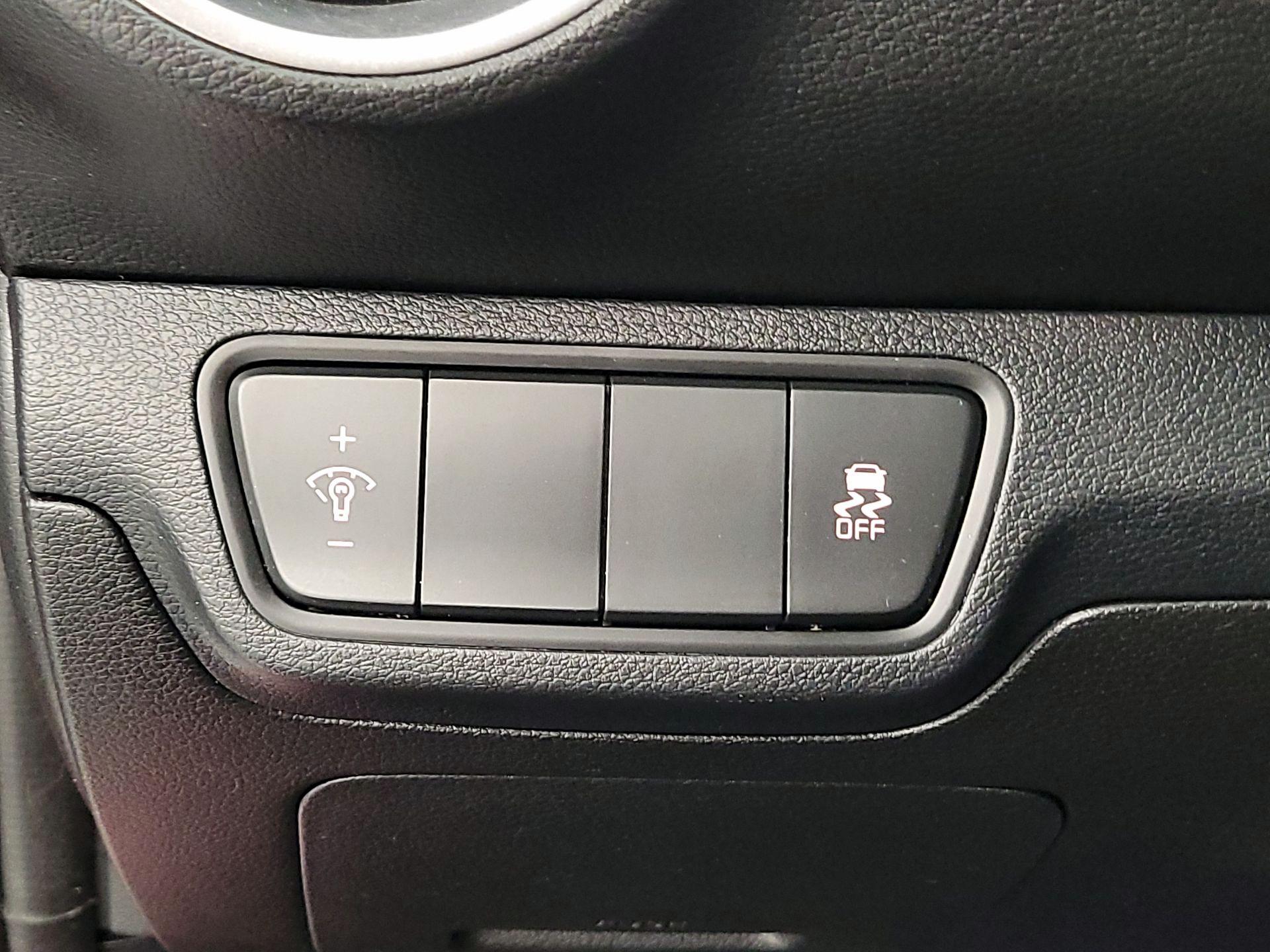 Thumbnail: 2023 Kia Forte - 13