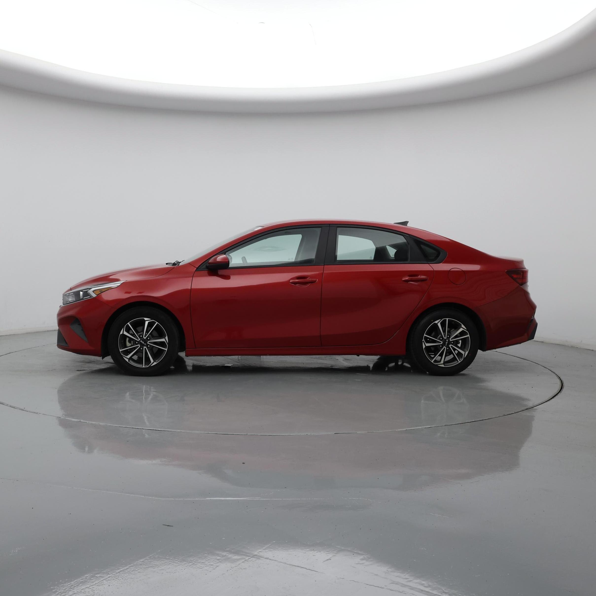 Thumbnail: 2023 Kia Forte - 3