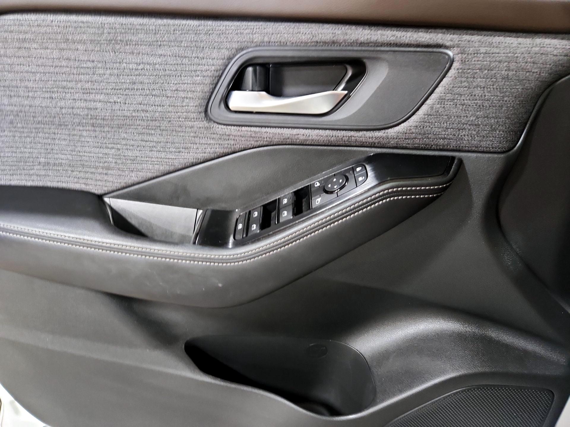 Thumbnail: 2023 Nissan Rogue - 12