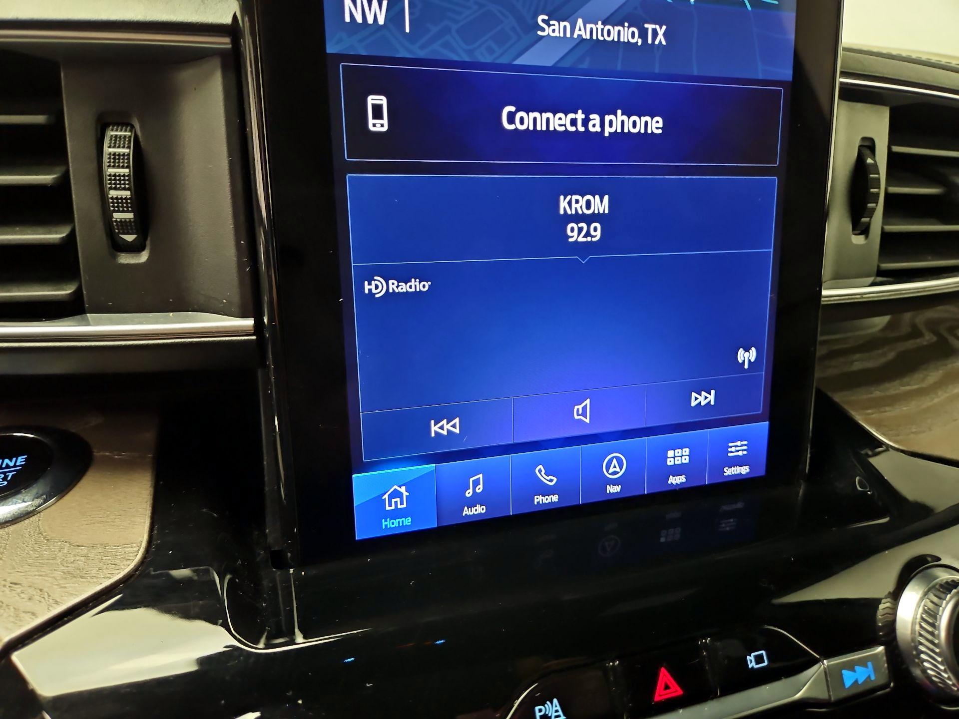 Thumbnail: 2022 Ford Explorer - 16