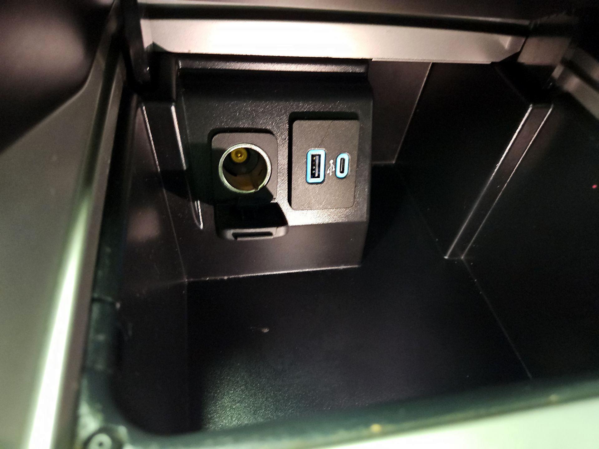 Thumbnail: 2022 Ford Explorer - 19