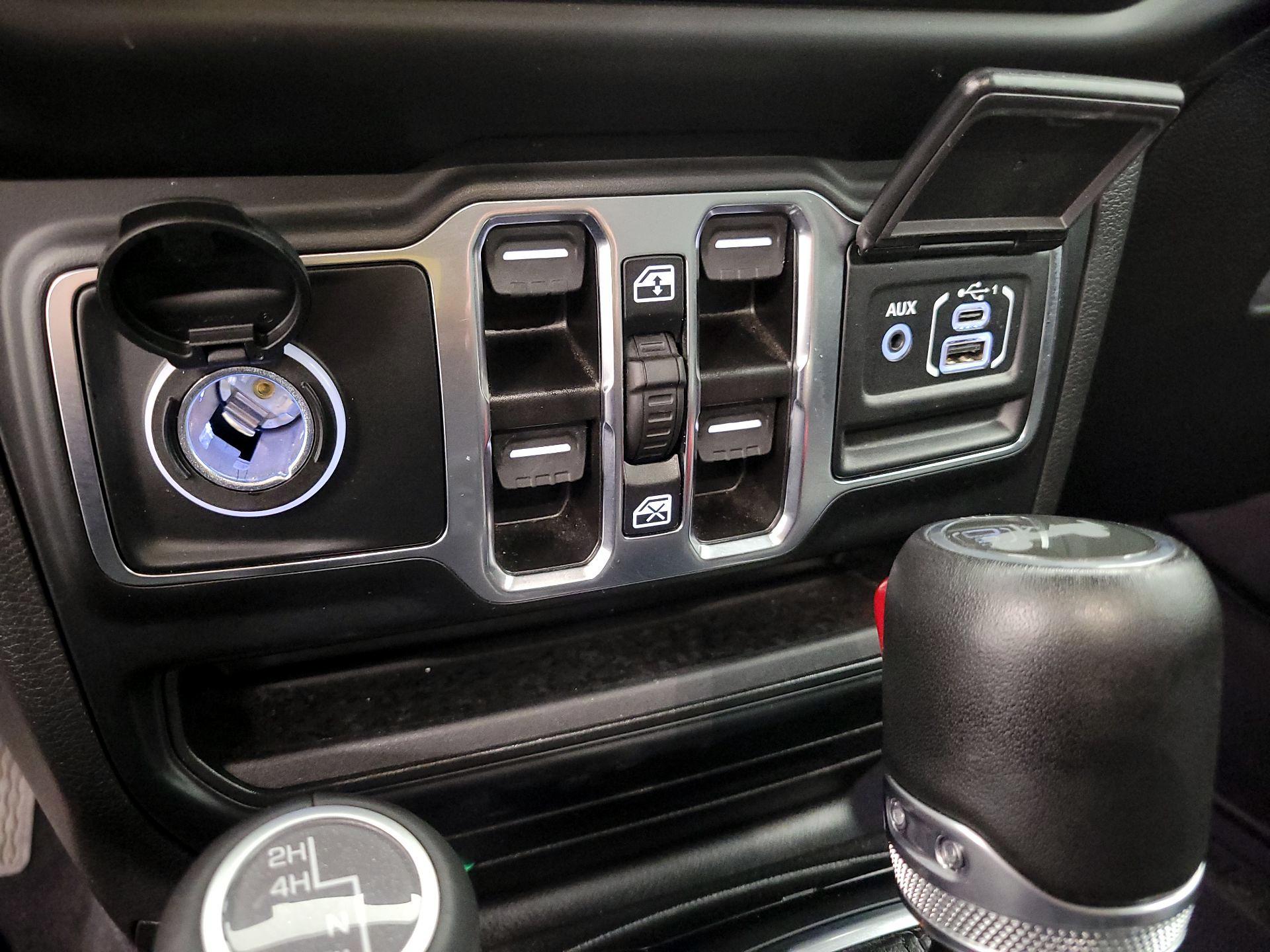 Thumbnail: 2023 Jeep Wrangler - 19