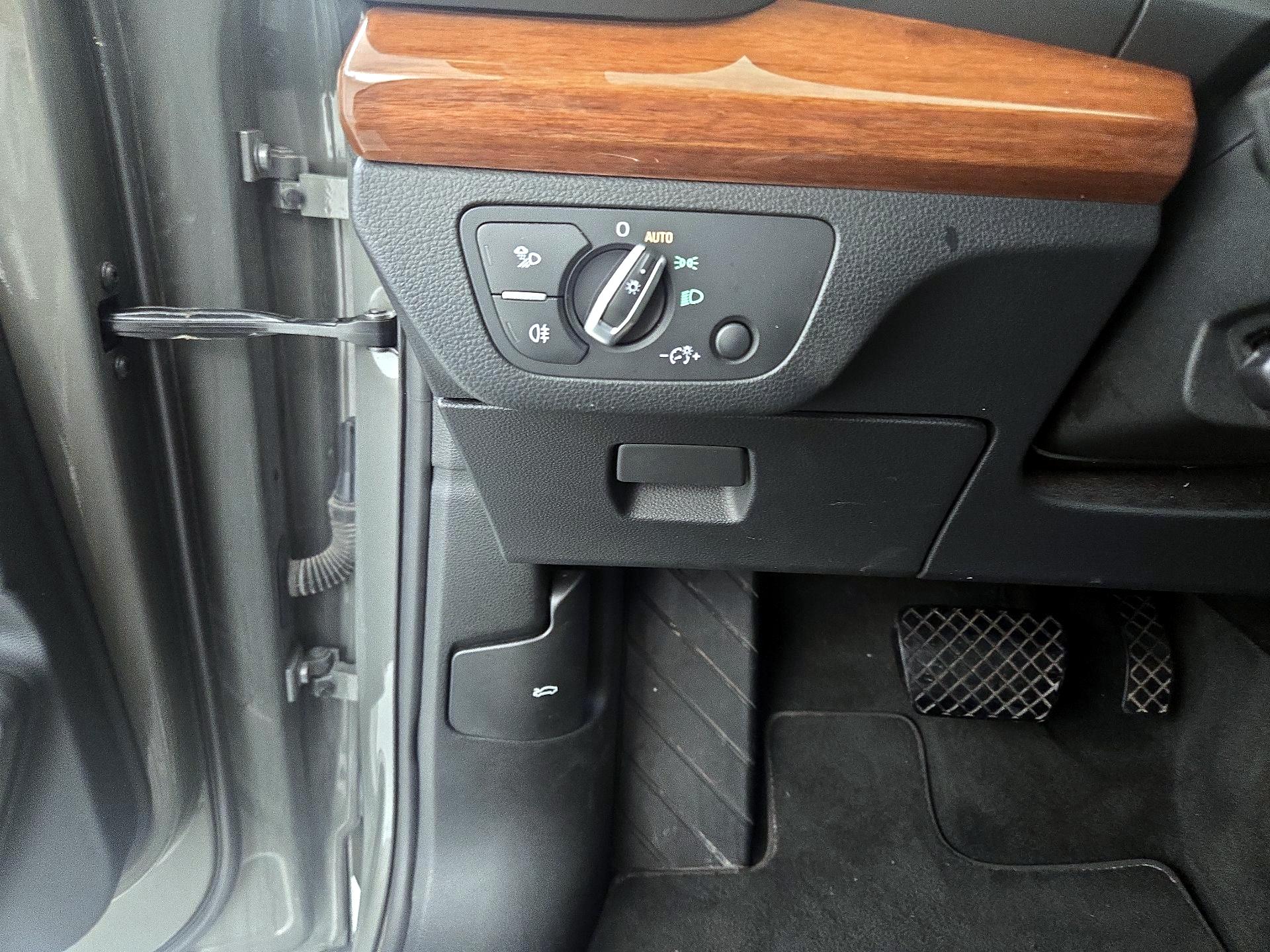 Thumbnail: 2023 Audi Q5 - 13