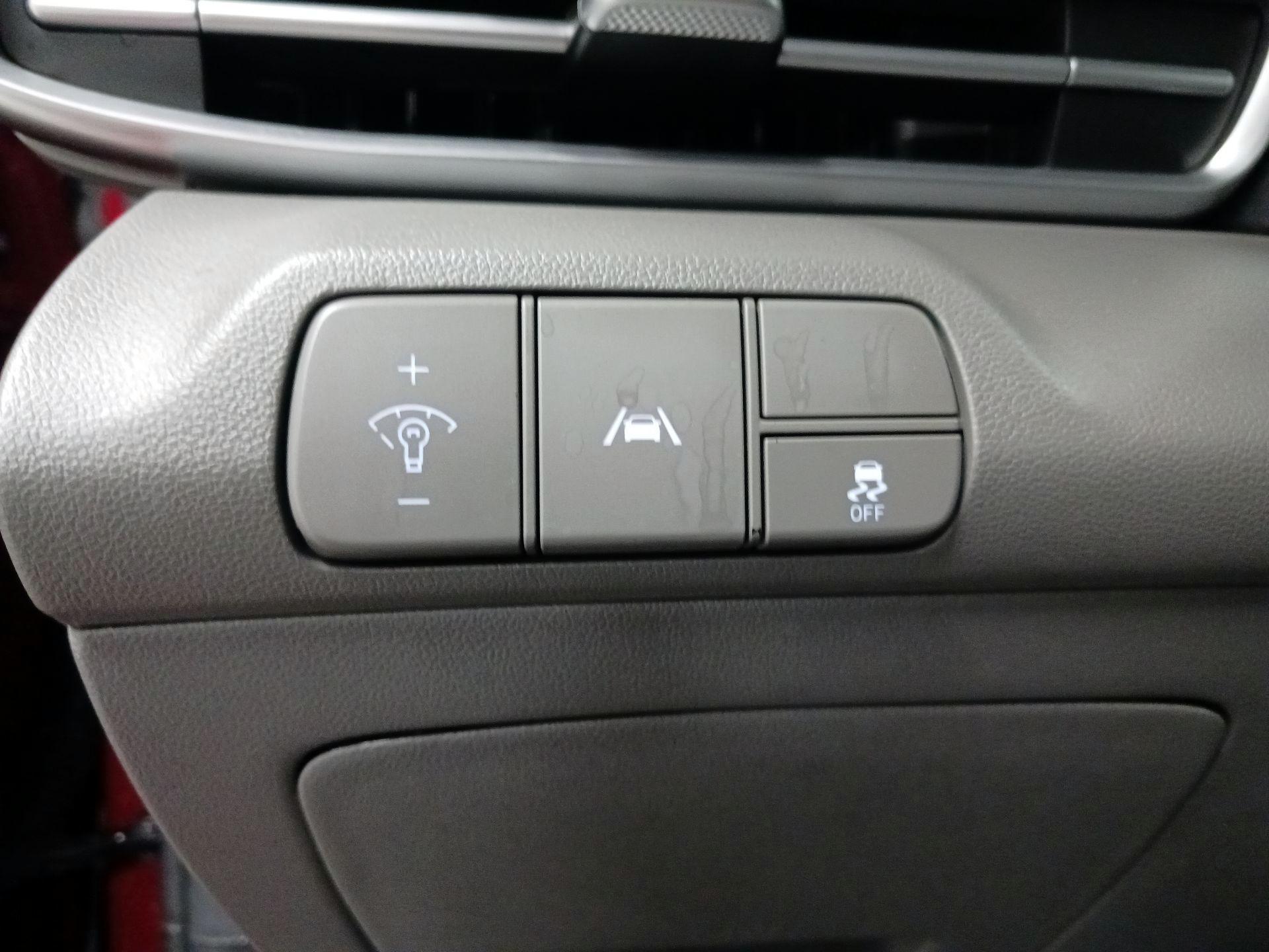 Thumbnail: 2023 Hyundai Elantra - 11