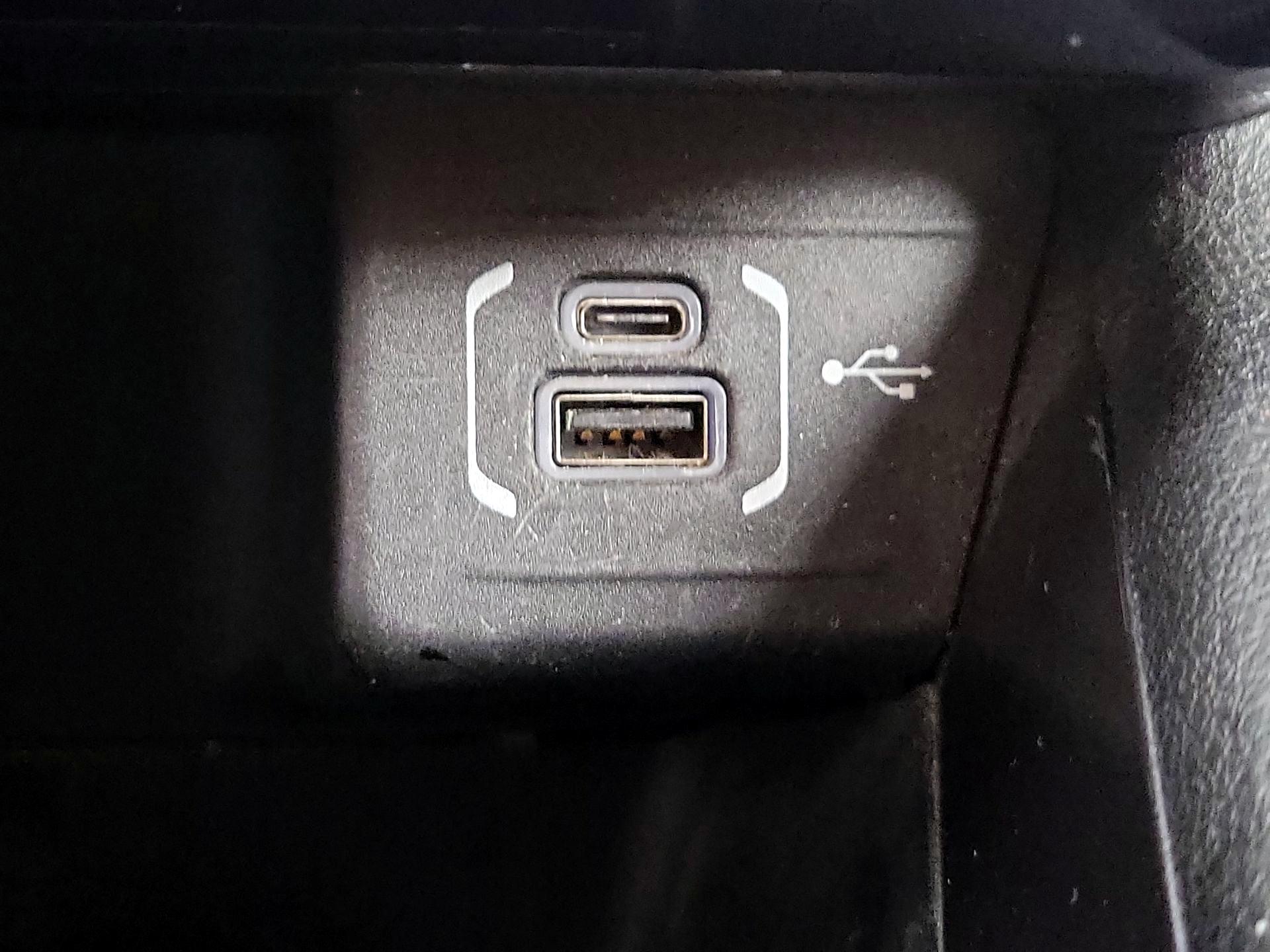 Thumbnail: 2022 Jeep Compass - 18