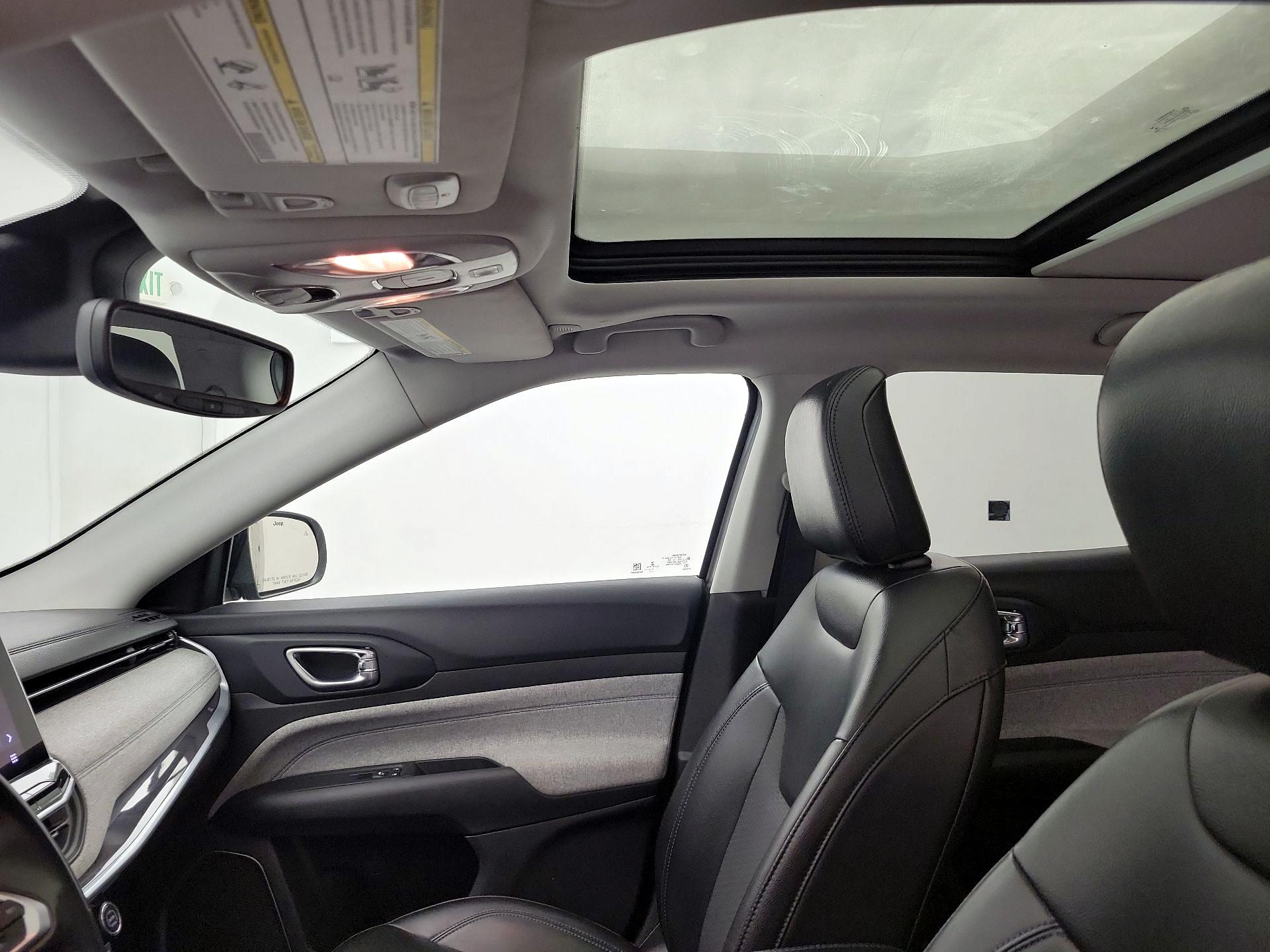 Thumbnail: 2022 Jeep Compass - 19