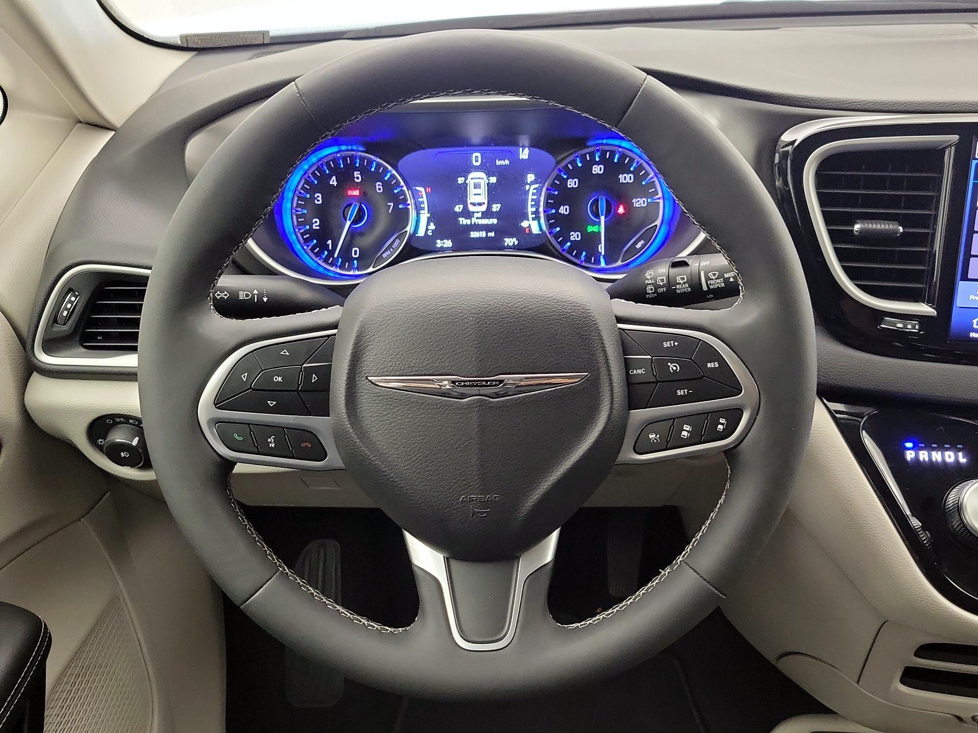 Thumbnail: 2024 Chrysler Pacifica - 10