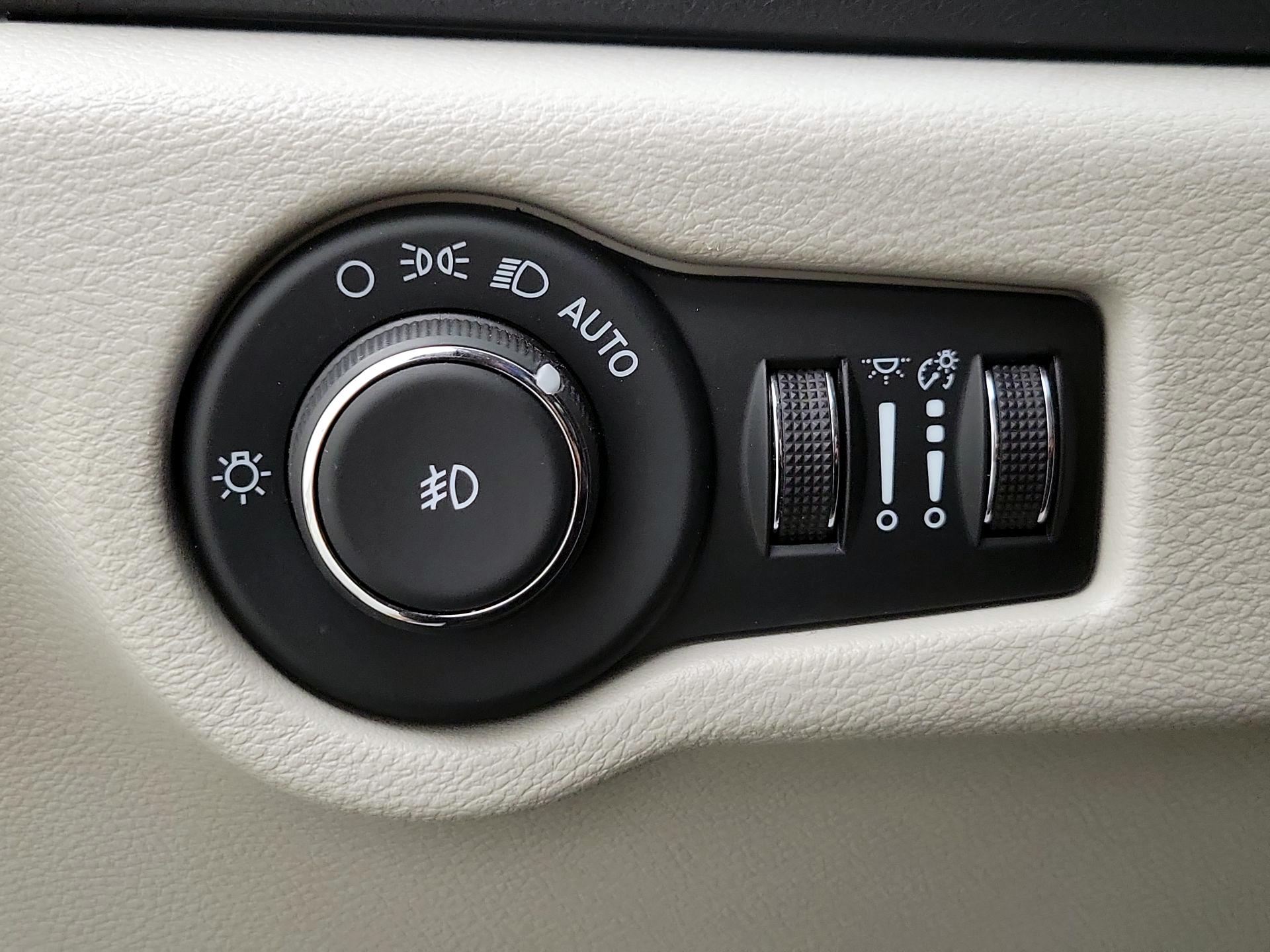 Thumbnail: 2024 Chrysler Pacifica - 13