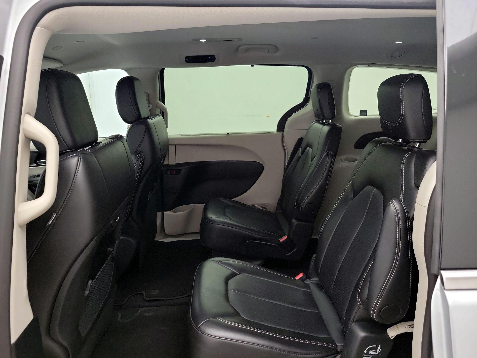 Thumbnail: 2024 Chrysler Pacifica - 19