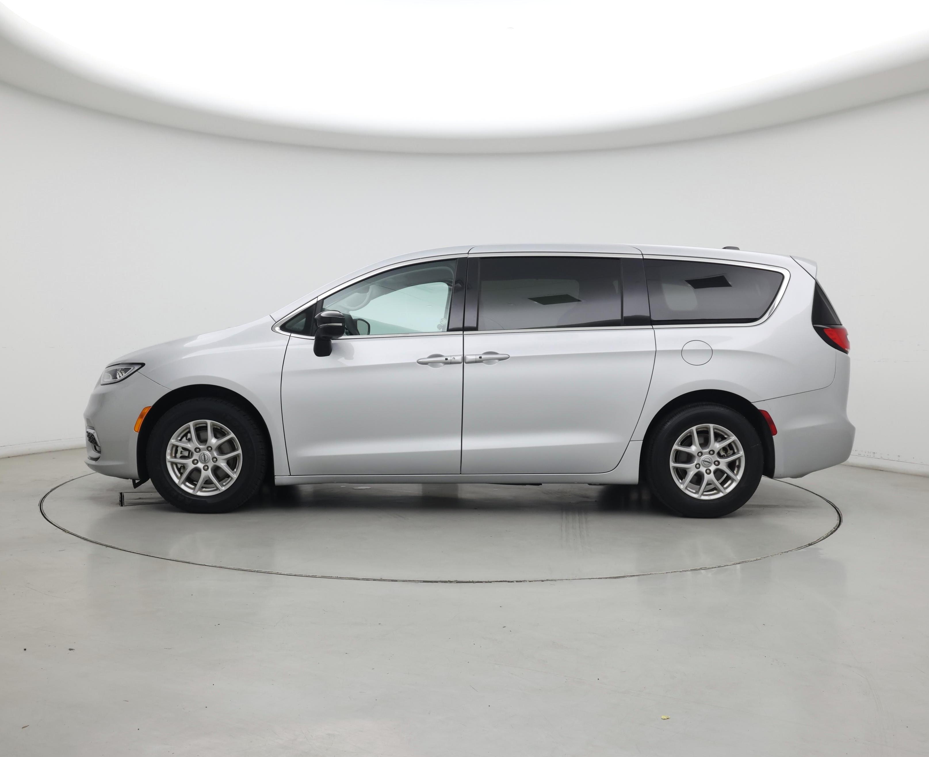 Thumbnail: 2024 Chrysler Pacifica - 3