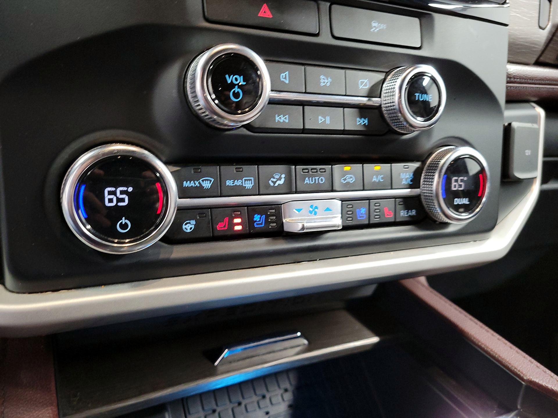 Thumbnail: 2023 Ford Expedition - 15