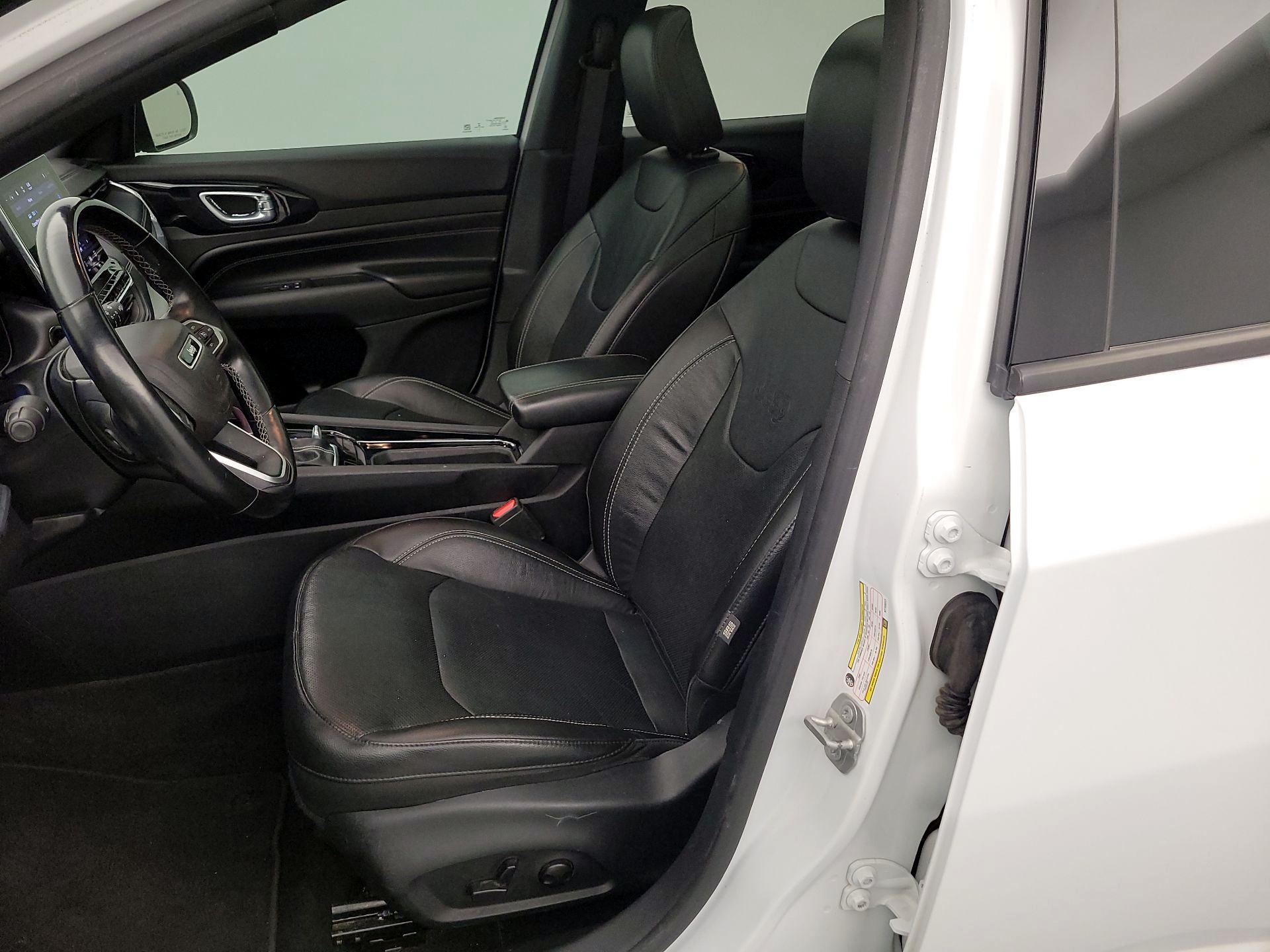 Thumbnail: 2022 Jeep Compass - 11