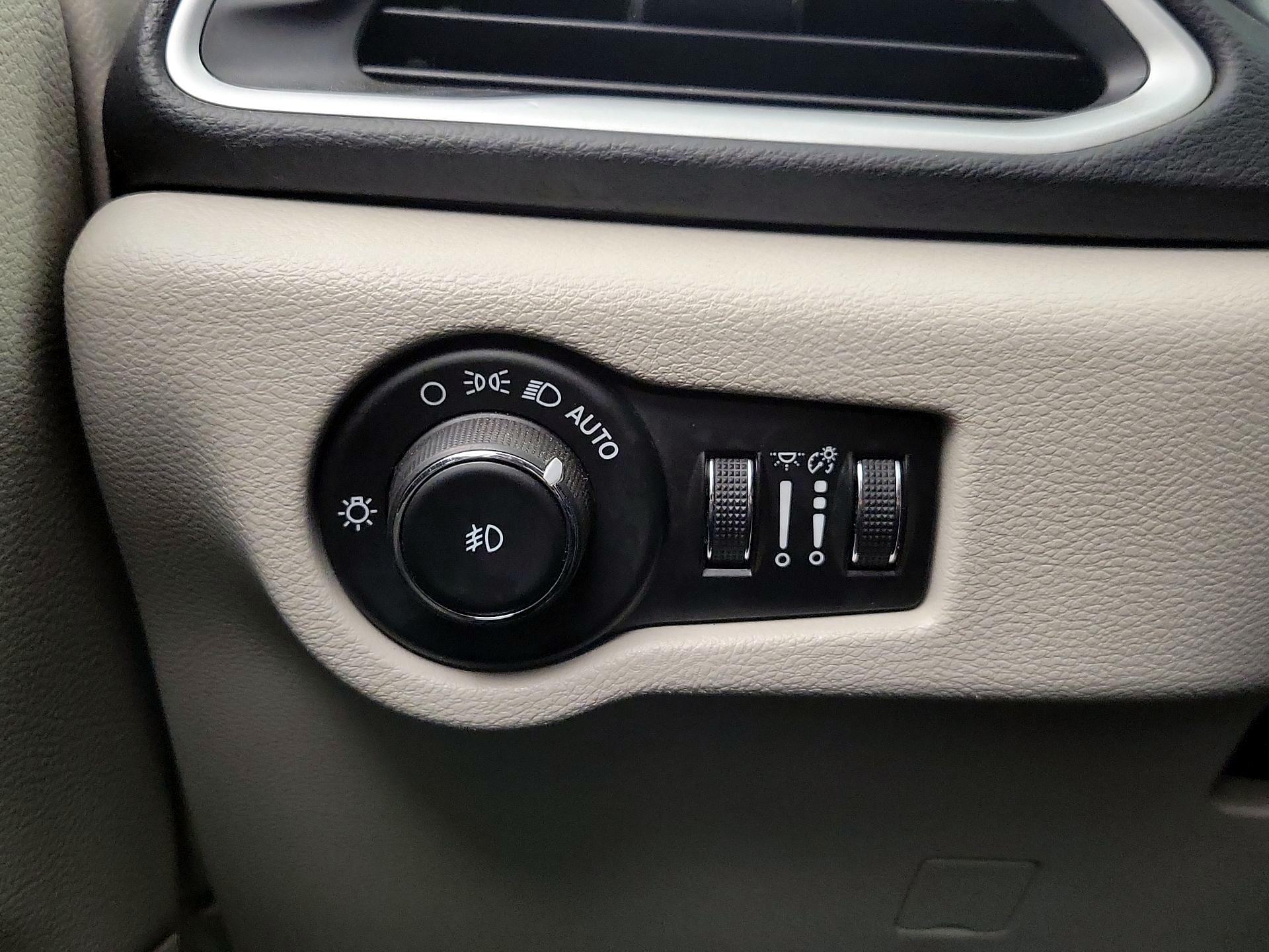 Thumbnail: 2024 Chrysler Pacifica - 13