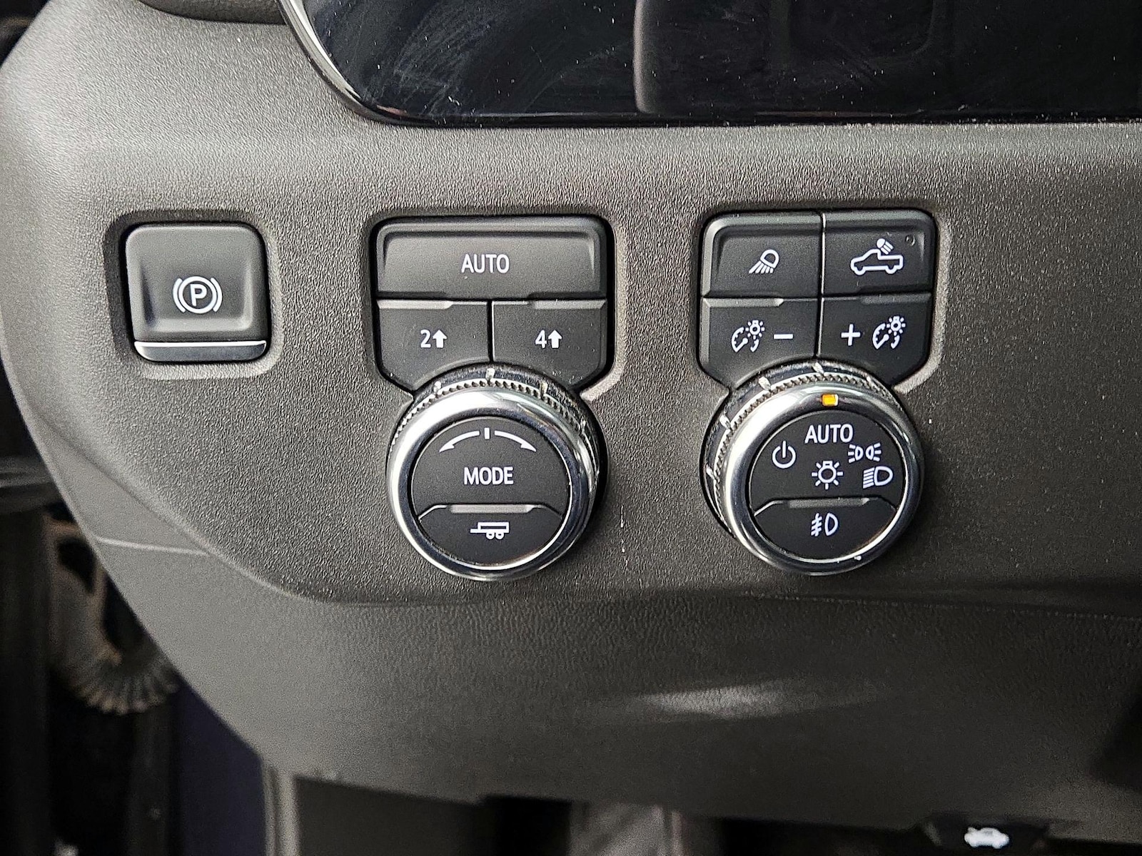 2025 GMC Sierra 1500 SLT - Photo 14