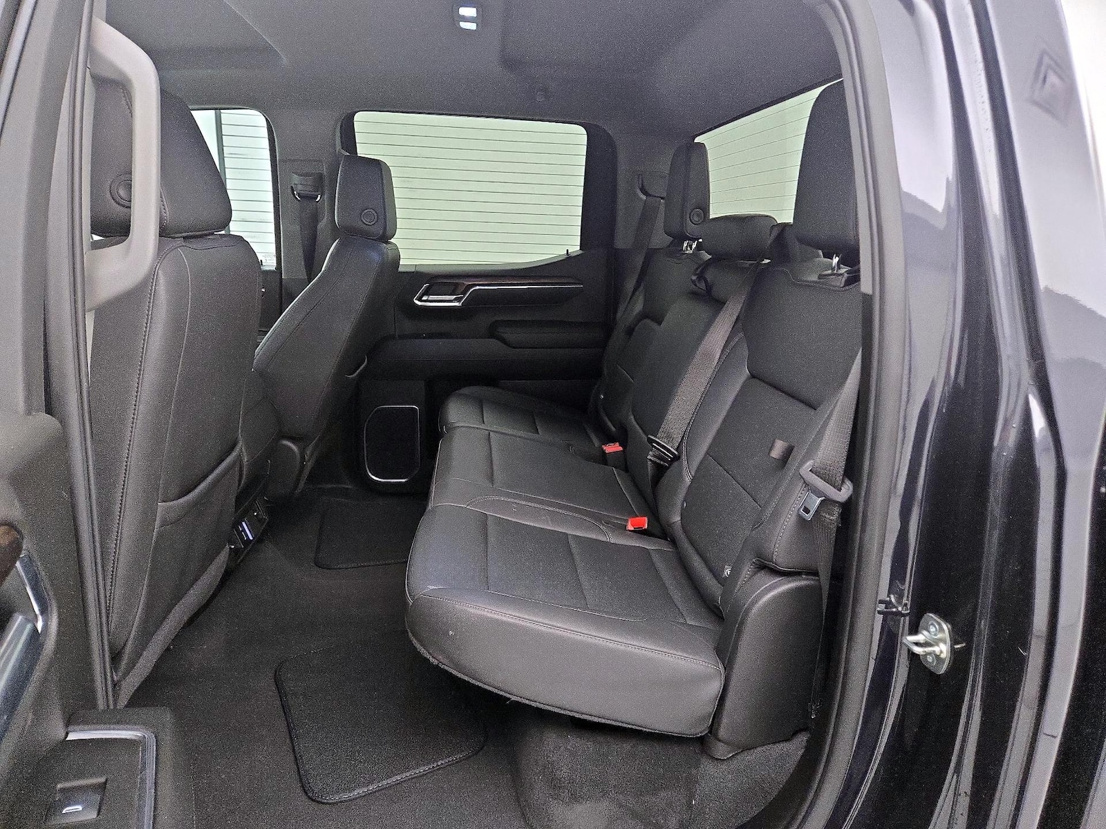 2025 GMC Sierra 1500 SLT - Photo 21