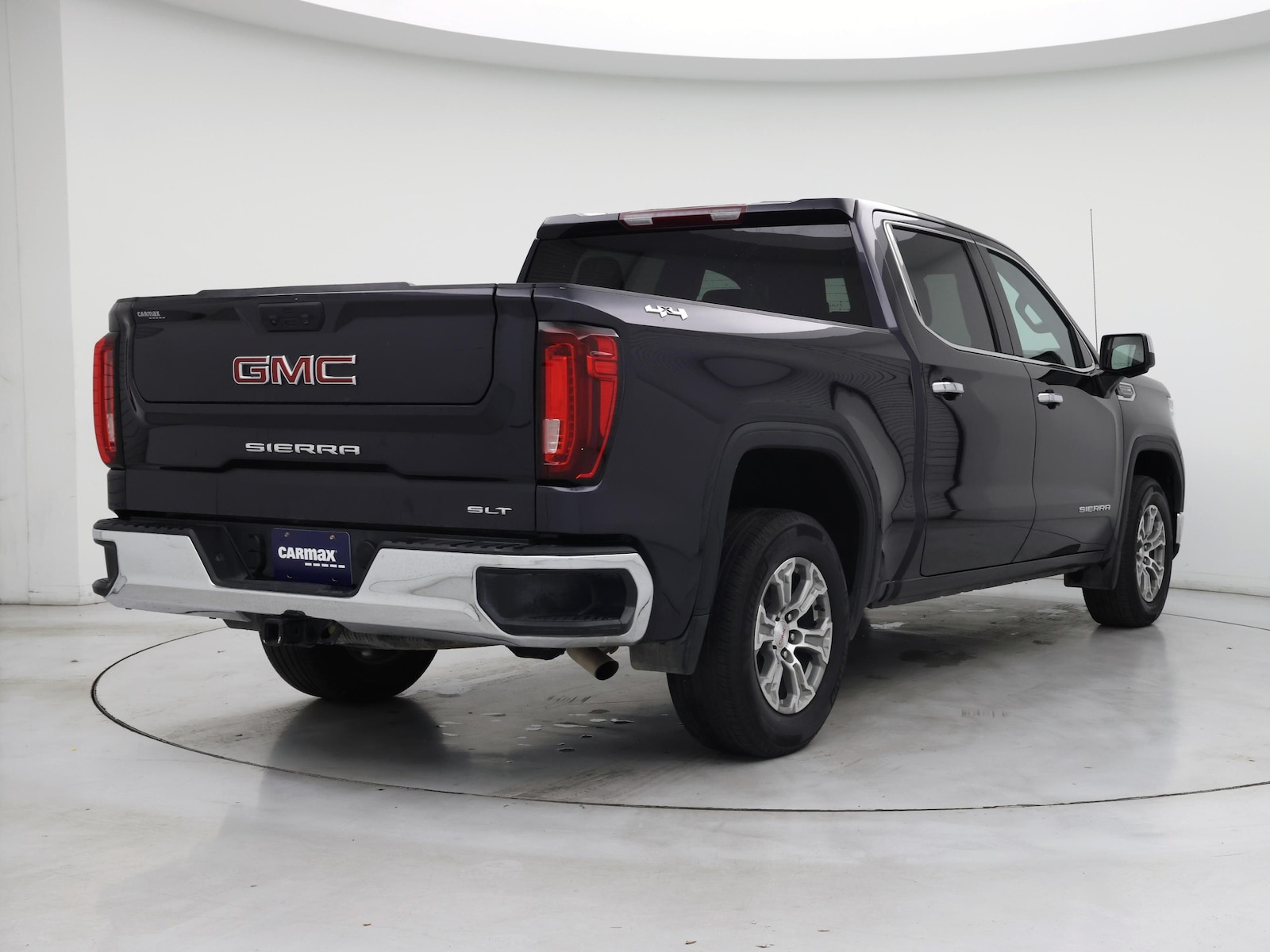 2025 GMC Sierra 1500 SLT - Photo 9