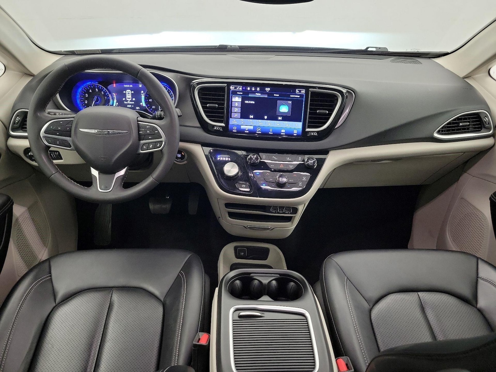 2024 Chrysler Pacifica Touring L - Photo 10