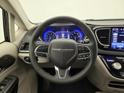 Steering Wheel & Instrument Cluster (On)