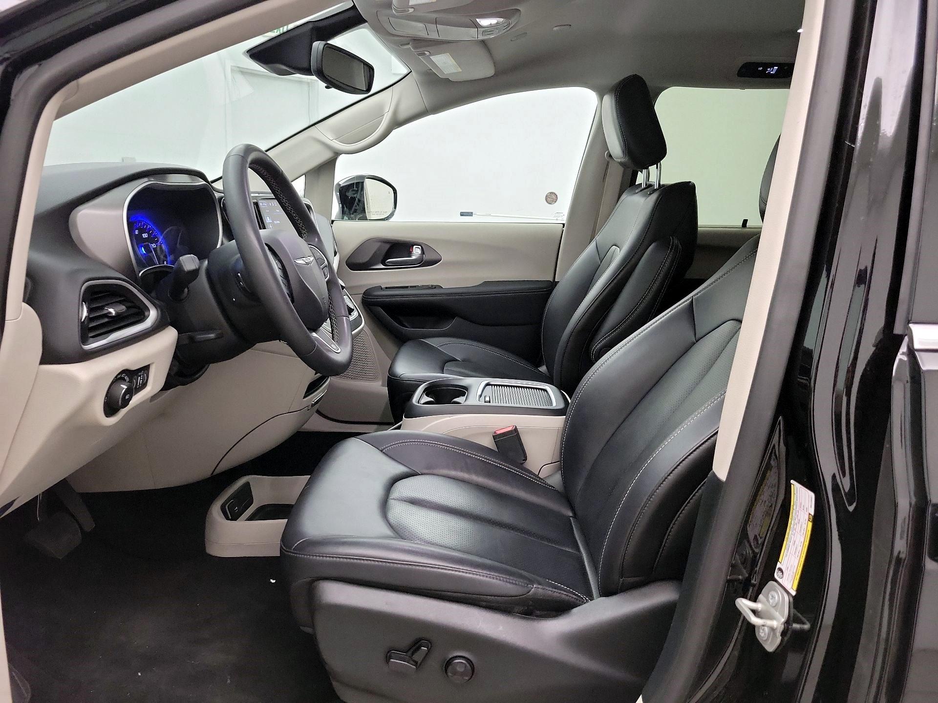 Thumbnail: 2024 Chrysler Pacifica - 11