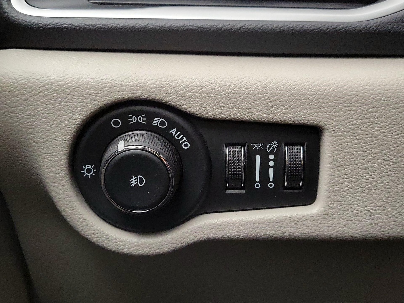 2024 Chrysler Pacifica Touring L - Photo 14