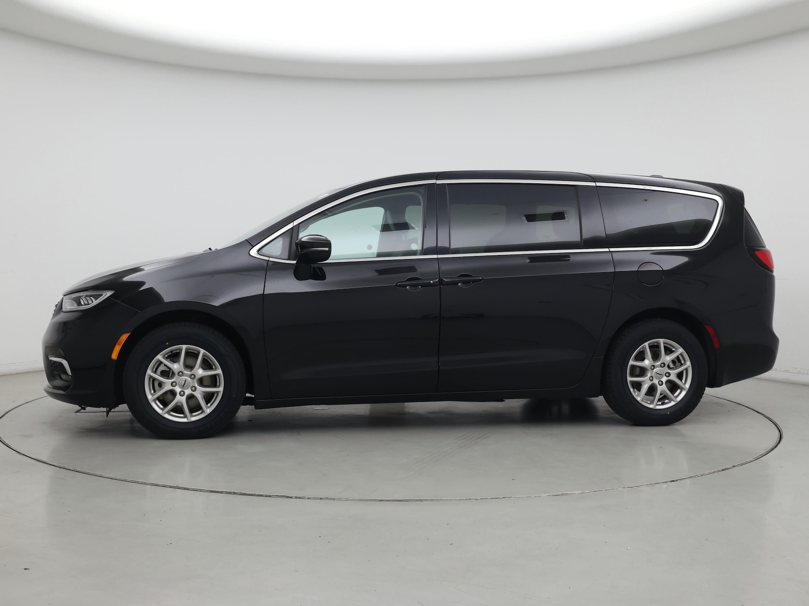2024 Chrysler Pacifica Touring L - Photo 6