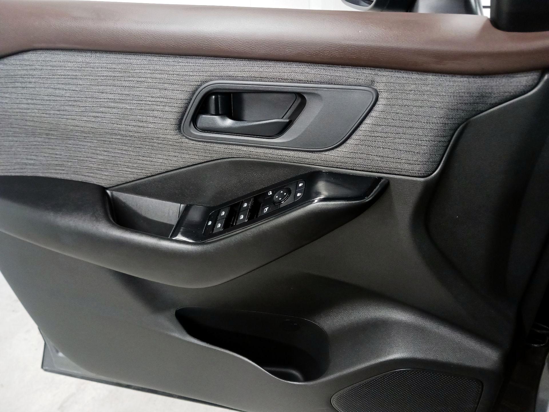 Thumbnail: 2023 Nissan Rogue - 12