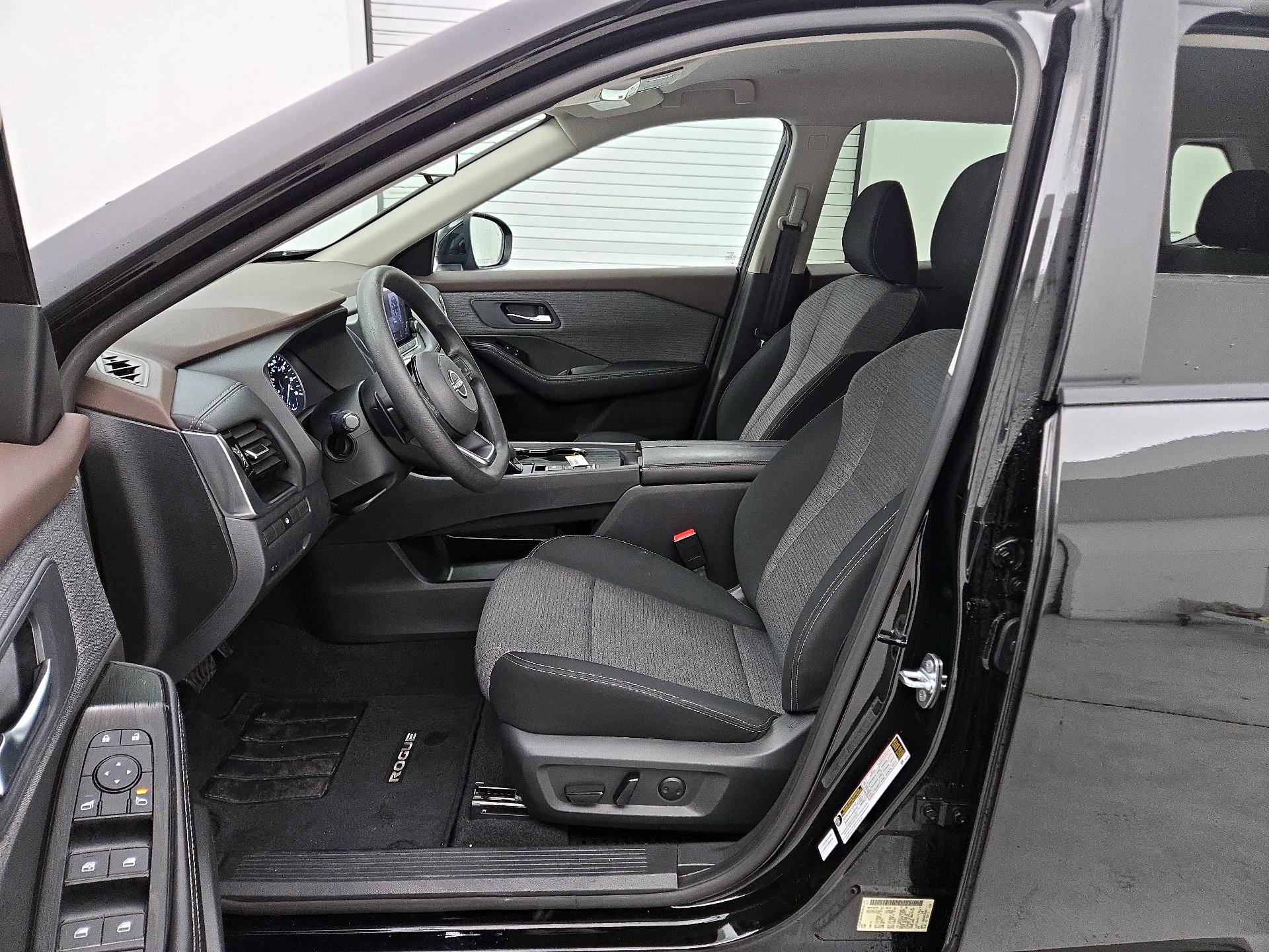 Thumbnail: 2023 Nissan Rogue - 11