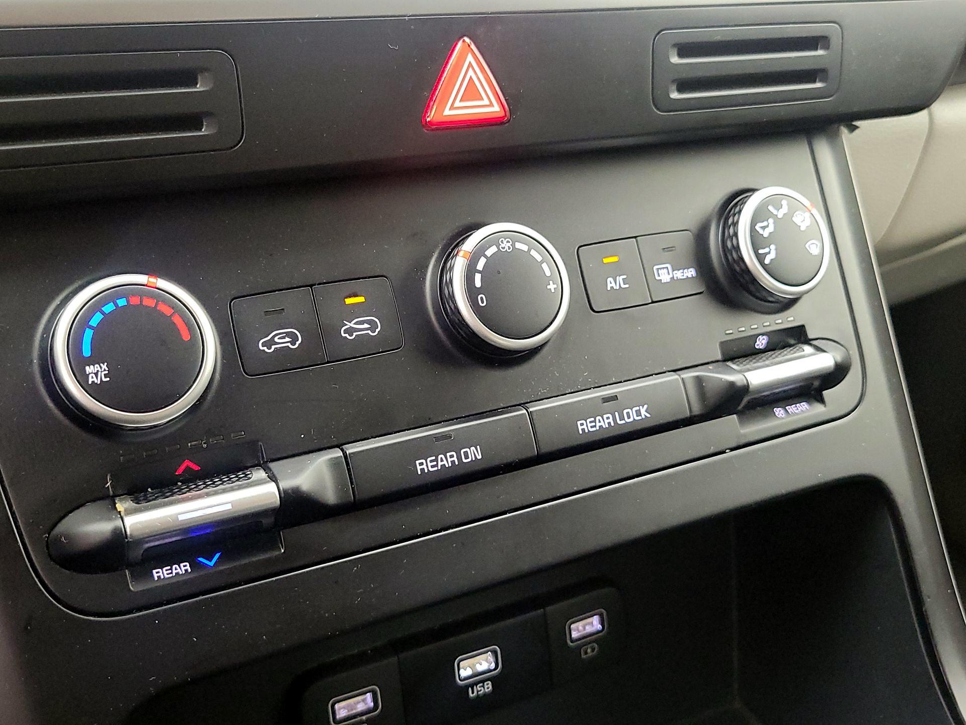 Thumbnail: 2024 Kia Carnival - 16