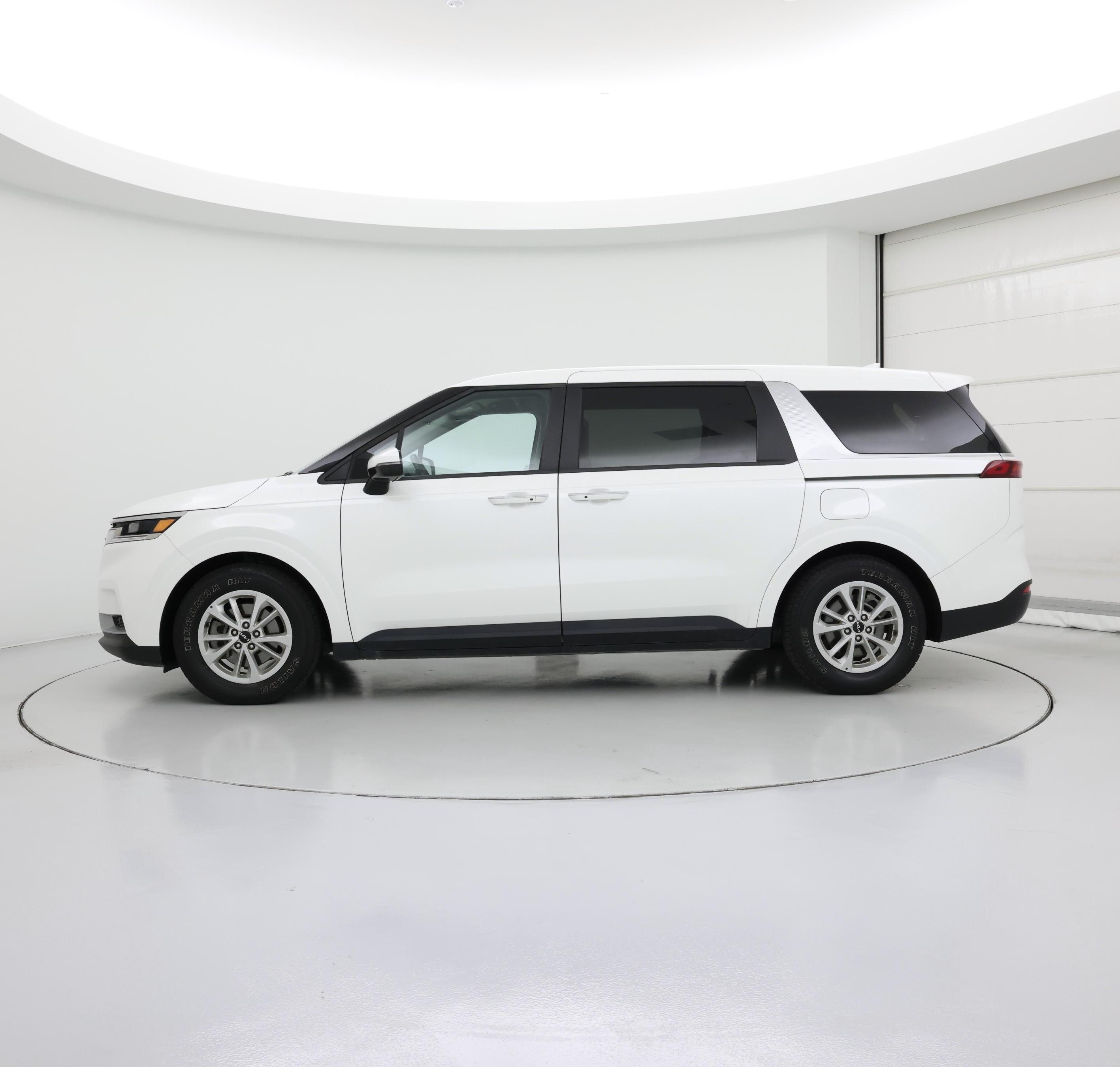 Thumbnail: 2024 Kia Carnival - 3