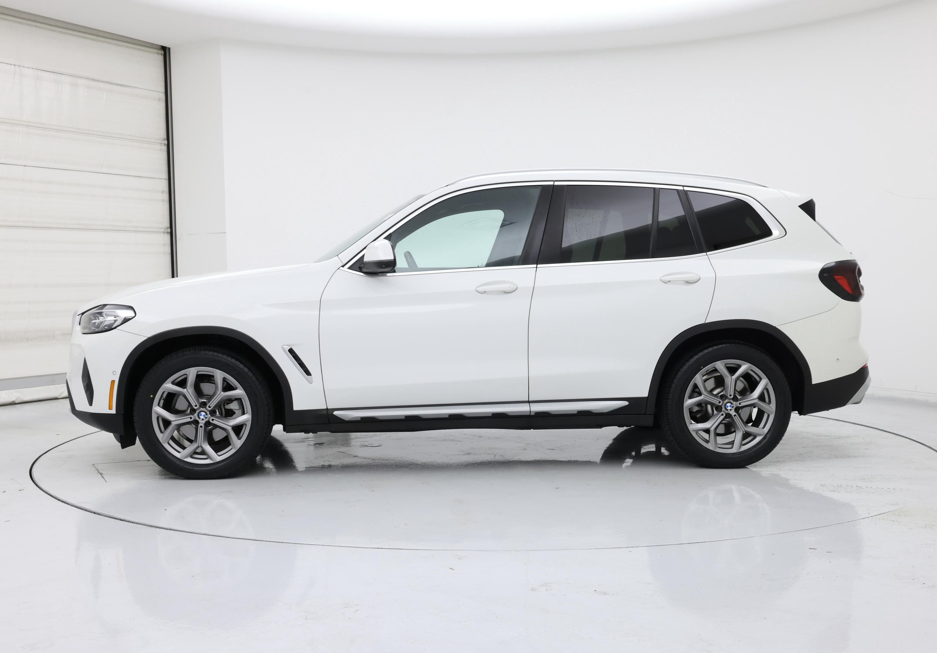 Thumbnail: 2023 BMW X3 - 3