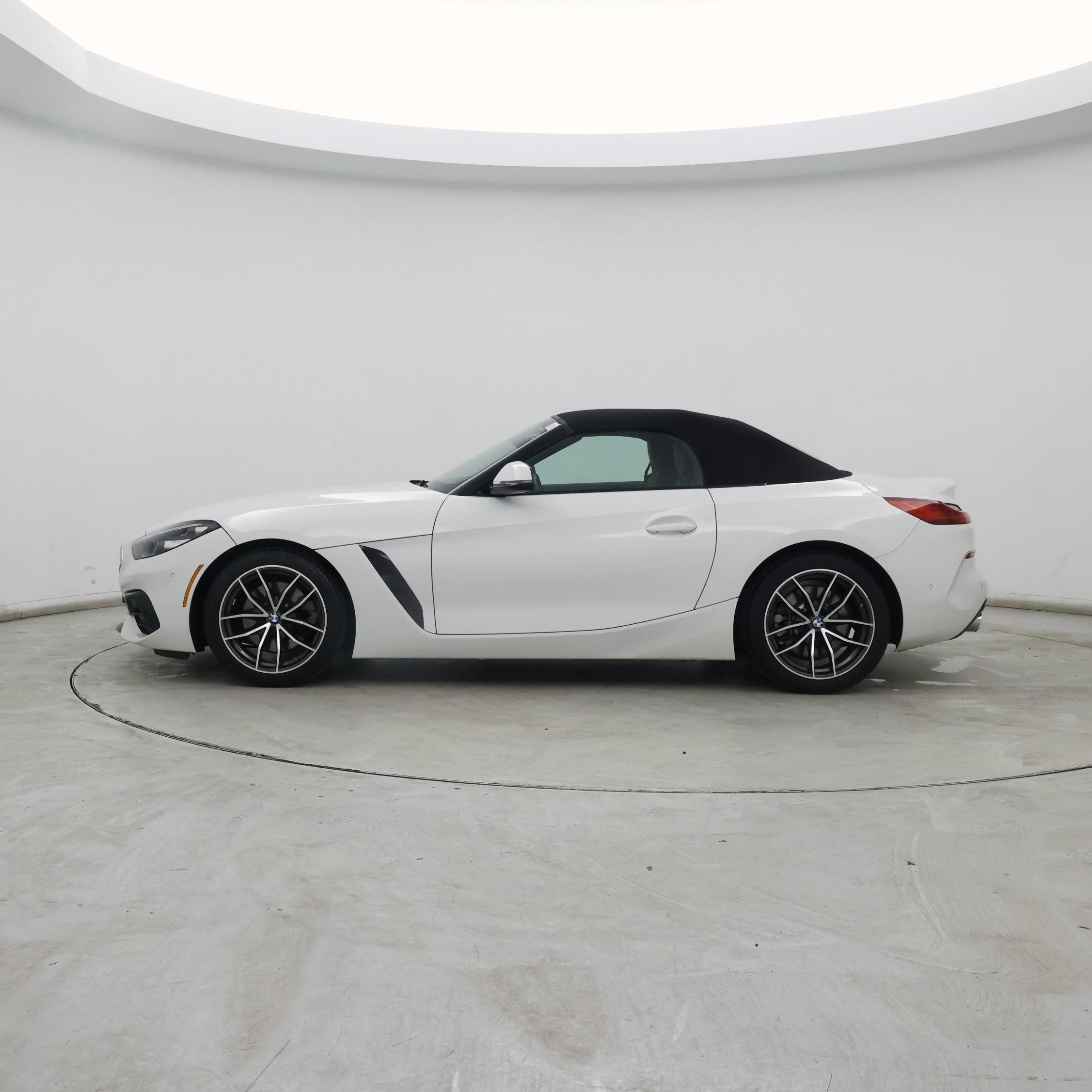 Thumbnail: 2022 BMW Z4 - 3