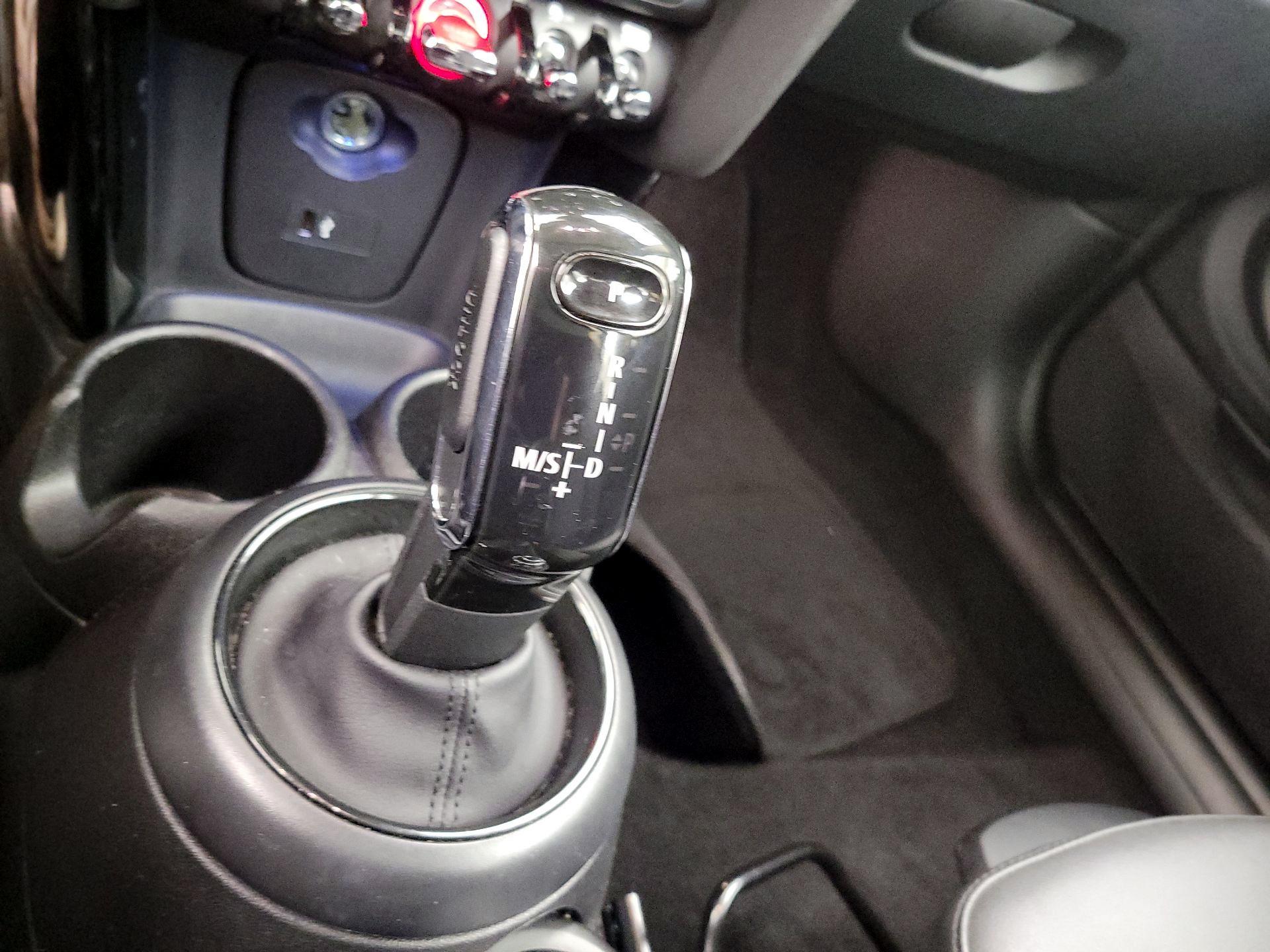 Thumbnail: 2023 MINI Cooper Hardtop - 17