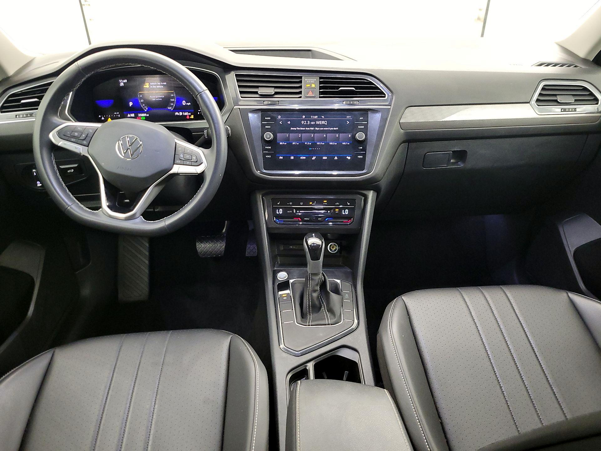 Thumbnail: 2023 Volkswagen Tiguan - 9