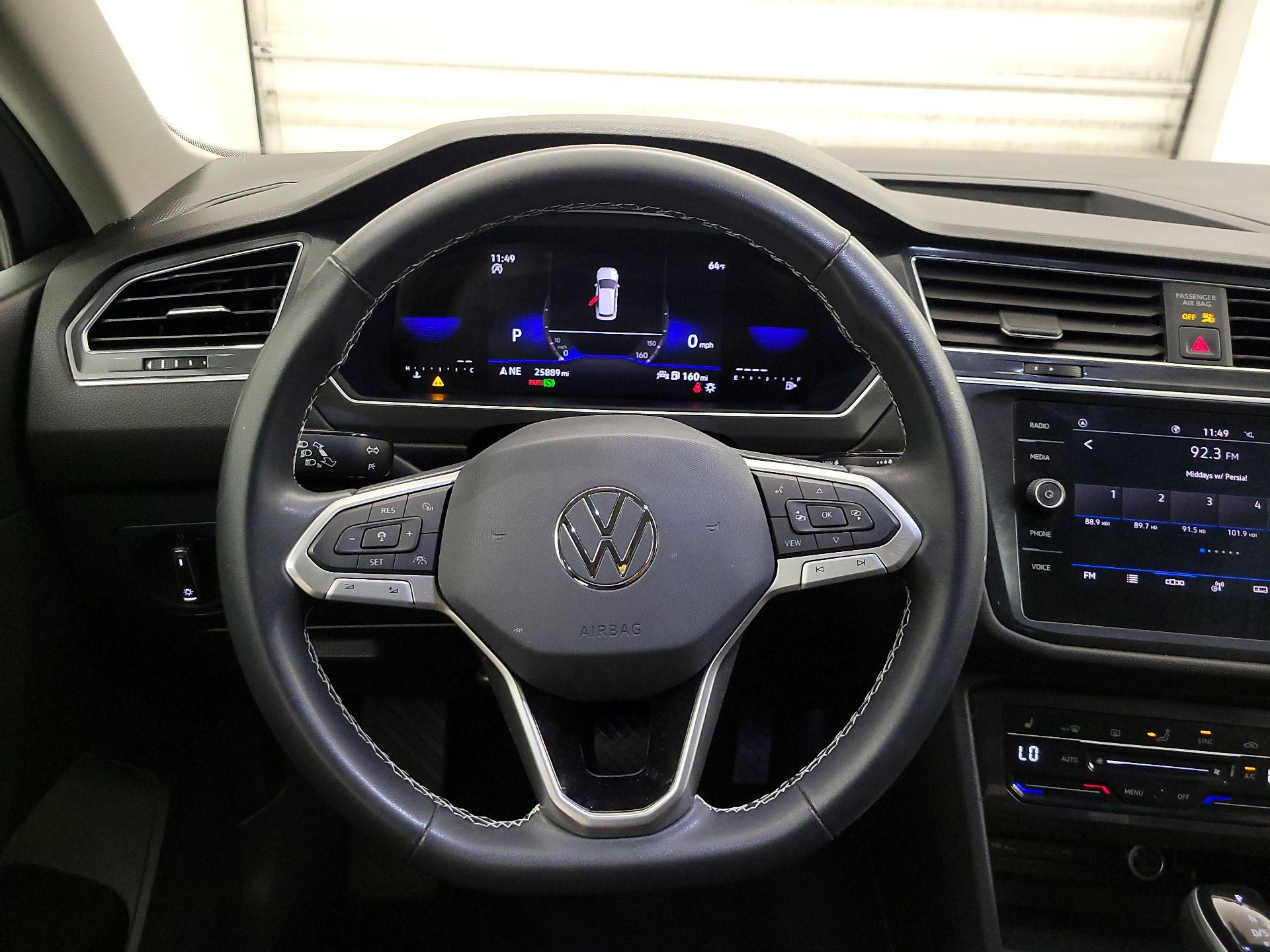 Thumbnail: 2023 Volkswagen Tiguan - 10