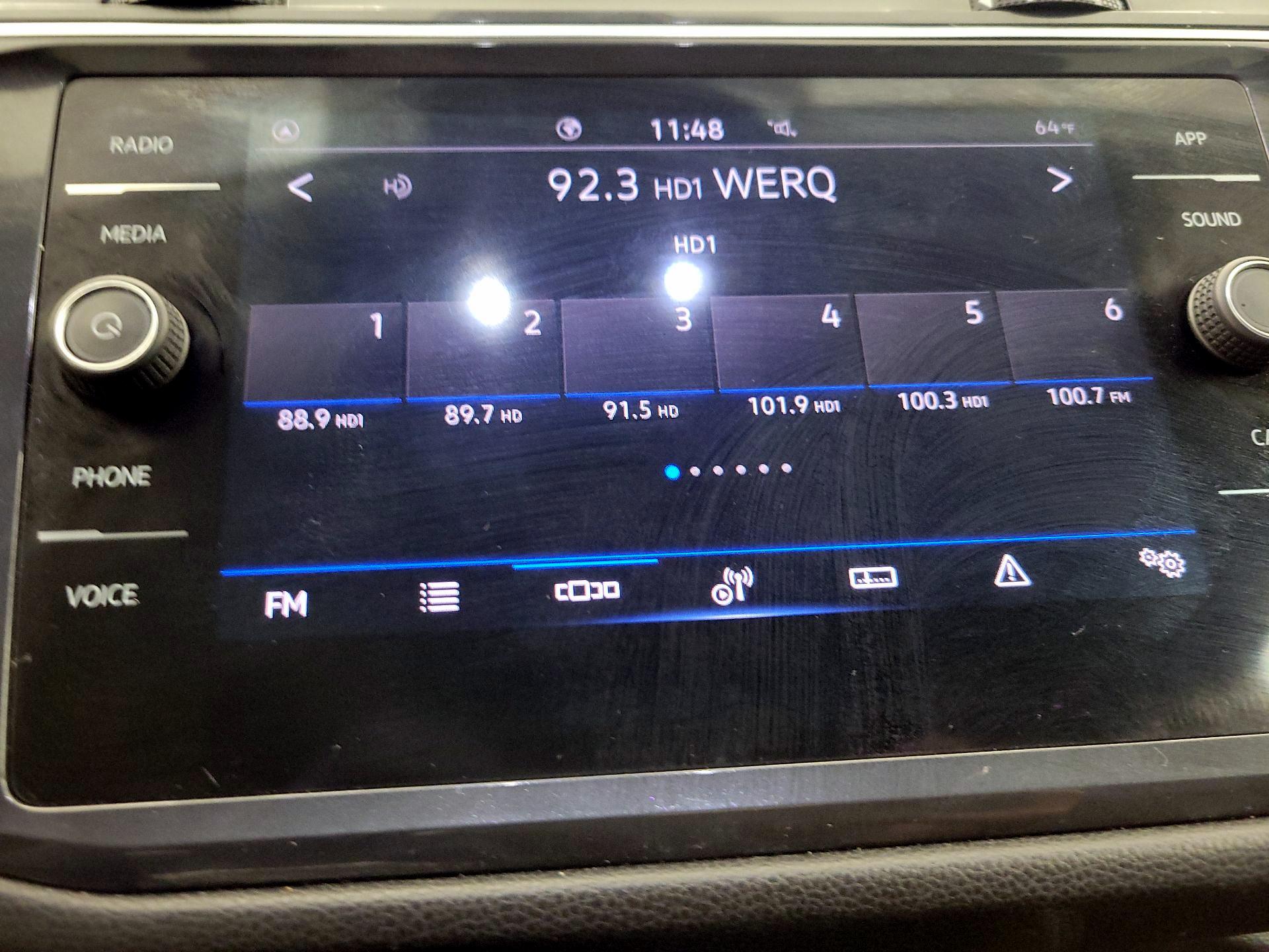 Thumbnail: 2023 Volkswagen Tiguan - 15