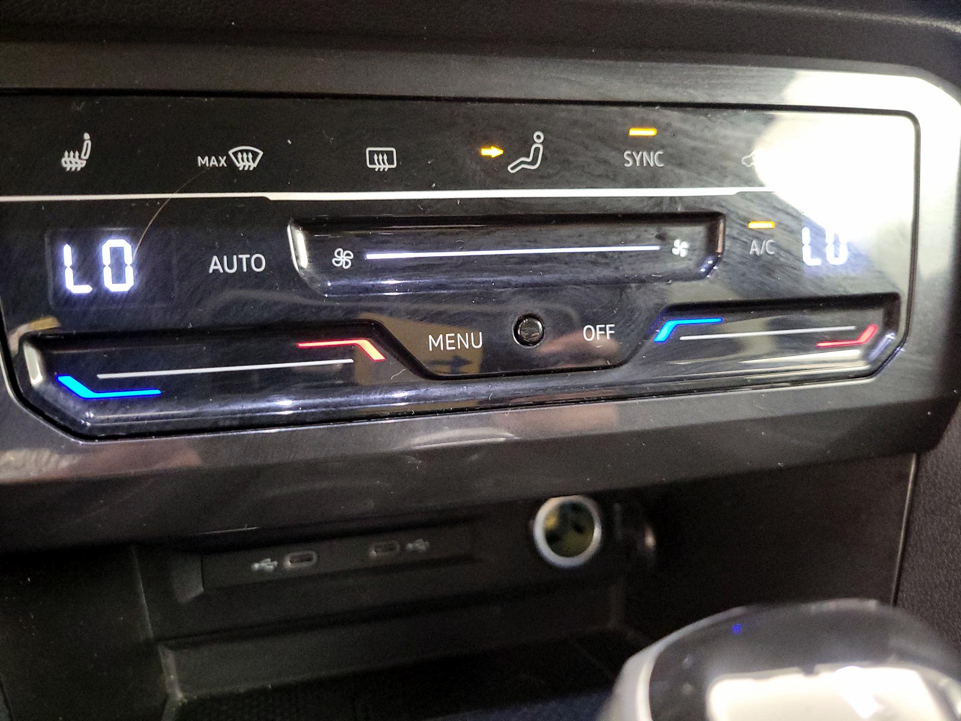 Thumbnail: 2023 Volkswagen Tiguan - 16