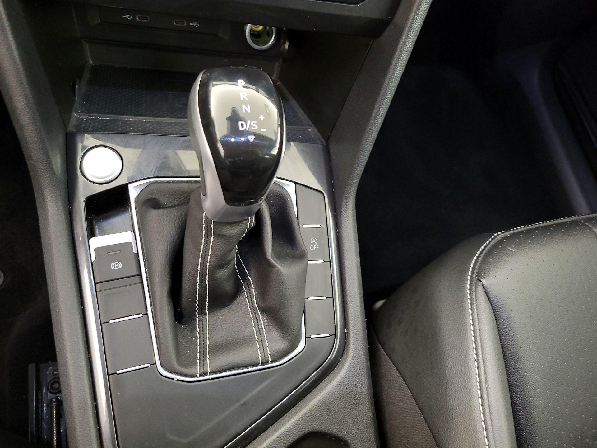 Thumbnail: 2023 Volkswagen Tiguan - 17