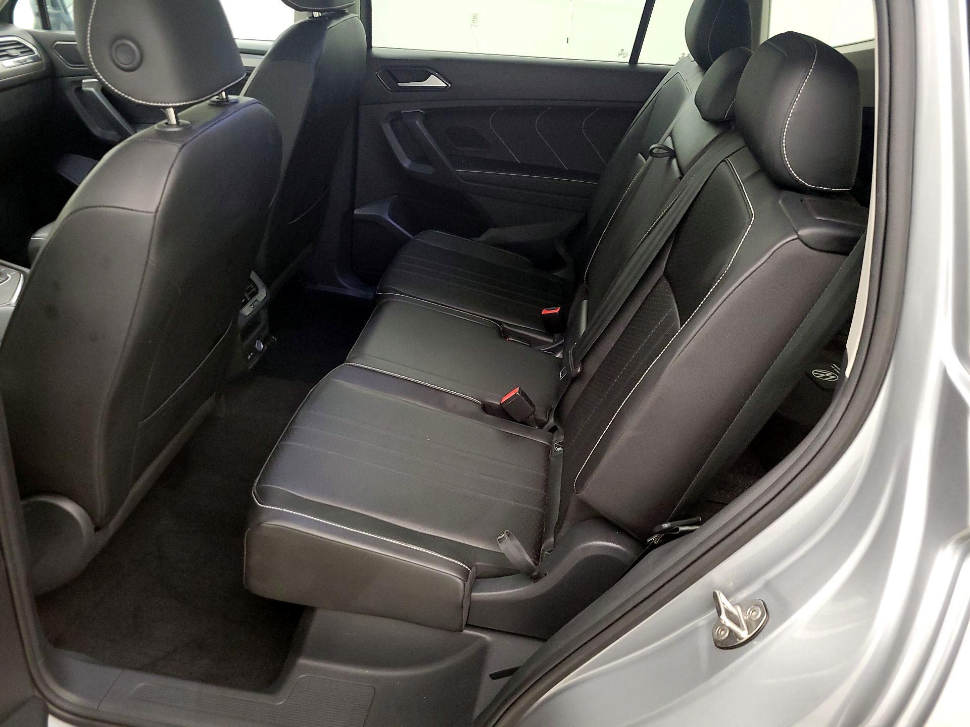 Thumbnail: 2023 Volkswagen Tiguan - 18