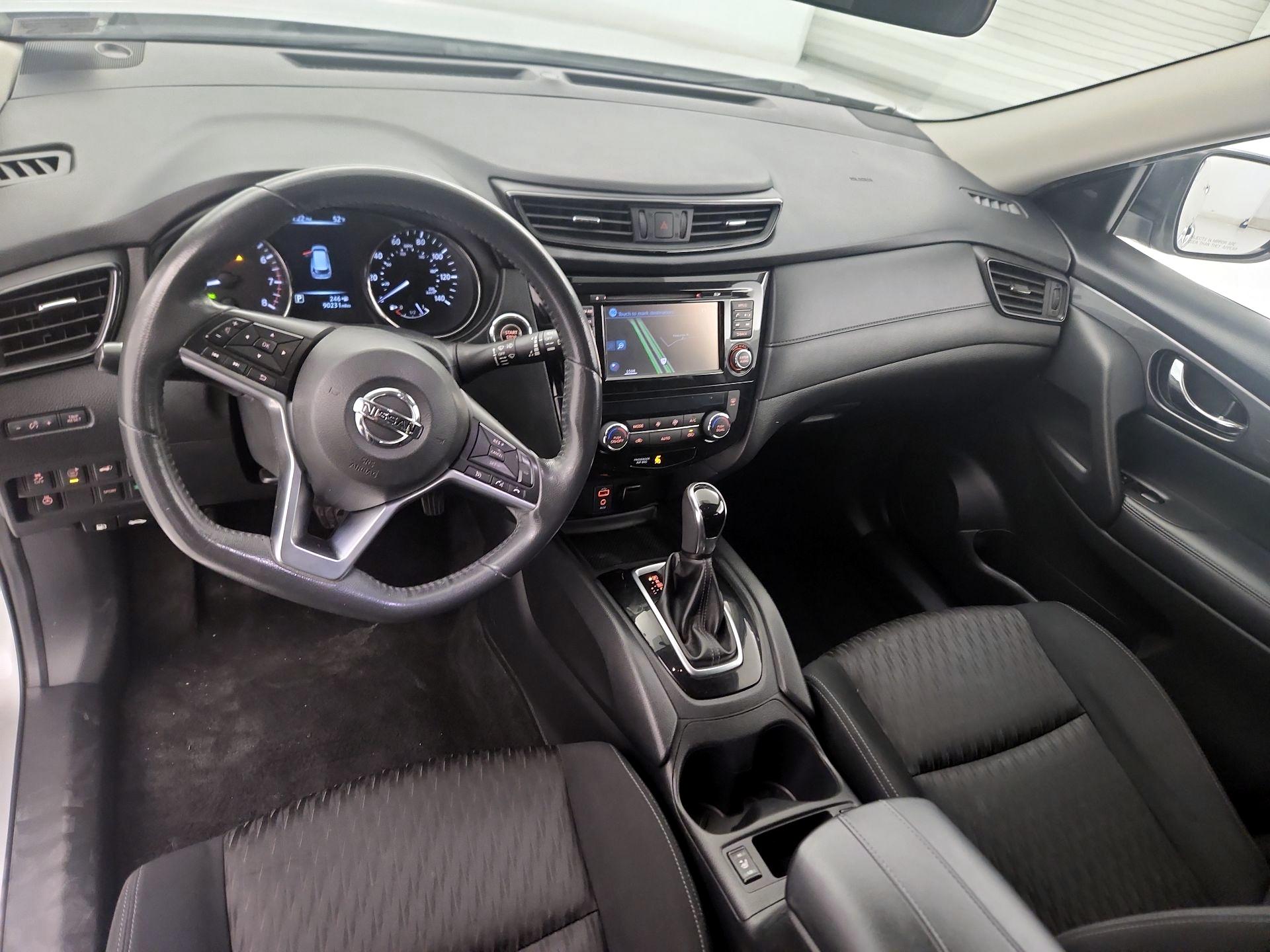 Thumbnail: 2017 Nissan Rogue - 9