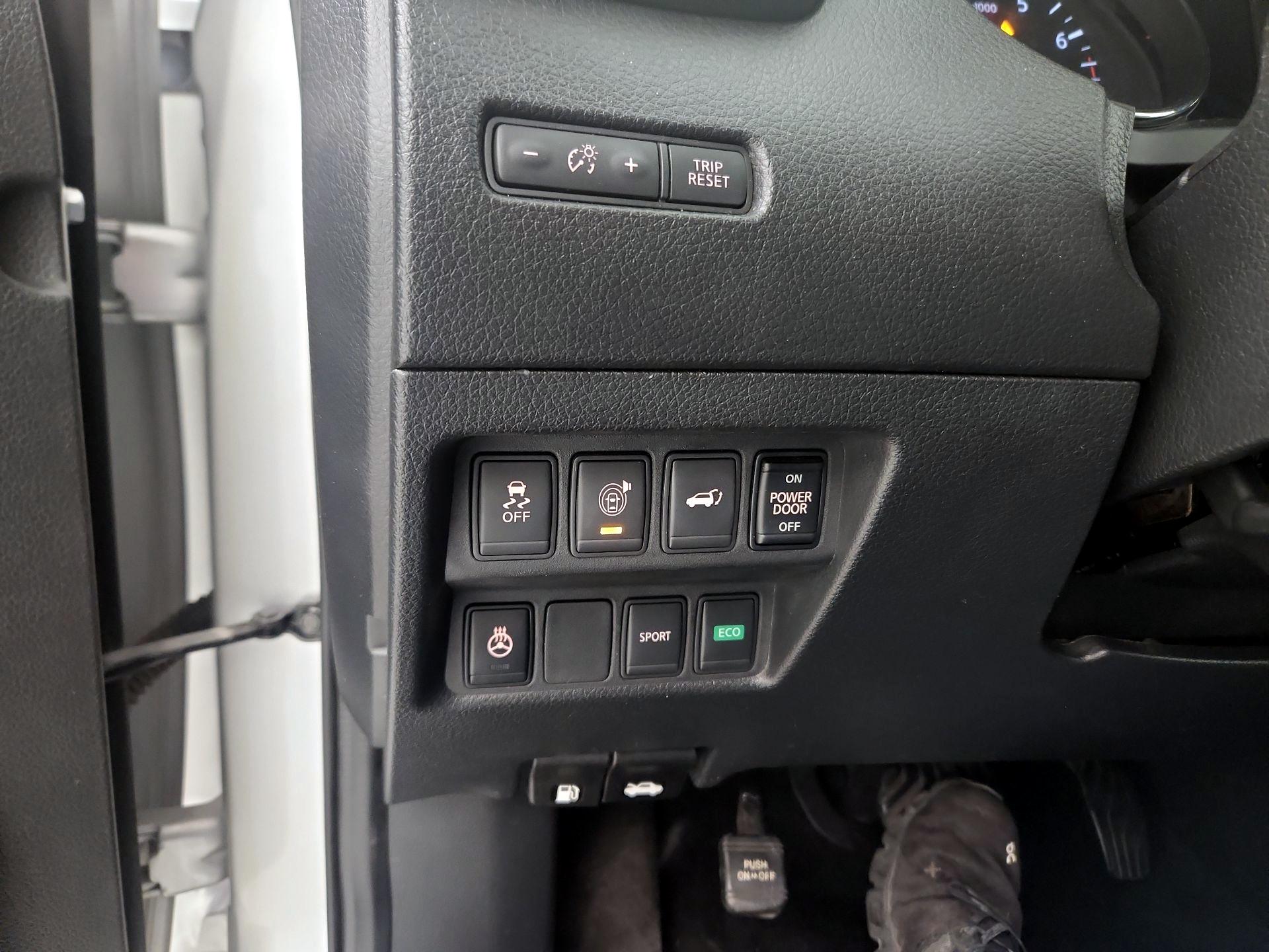 Thumbnail: 2017 Nissan Rogue - 13