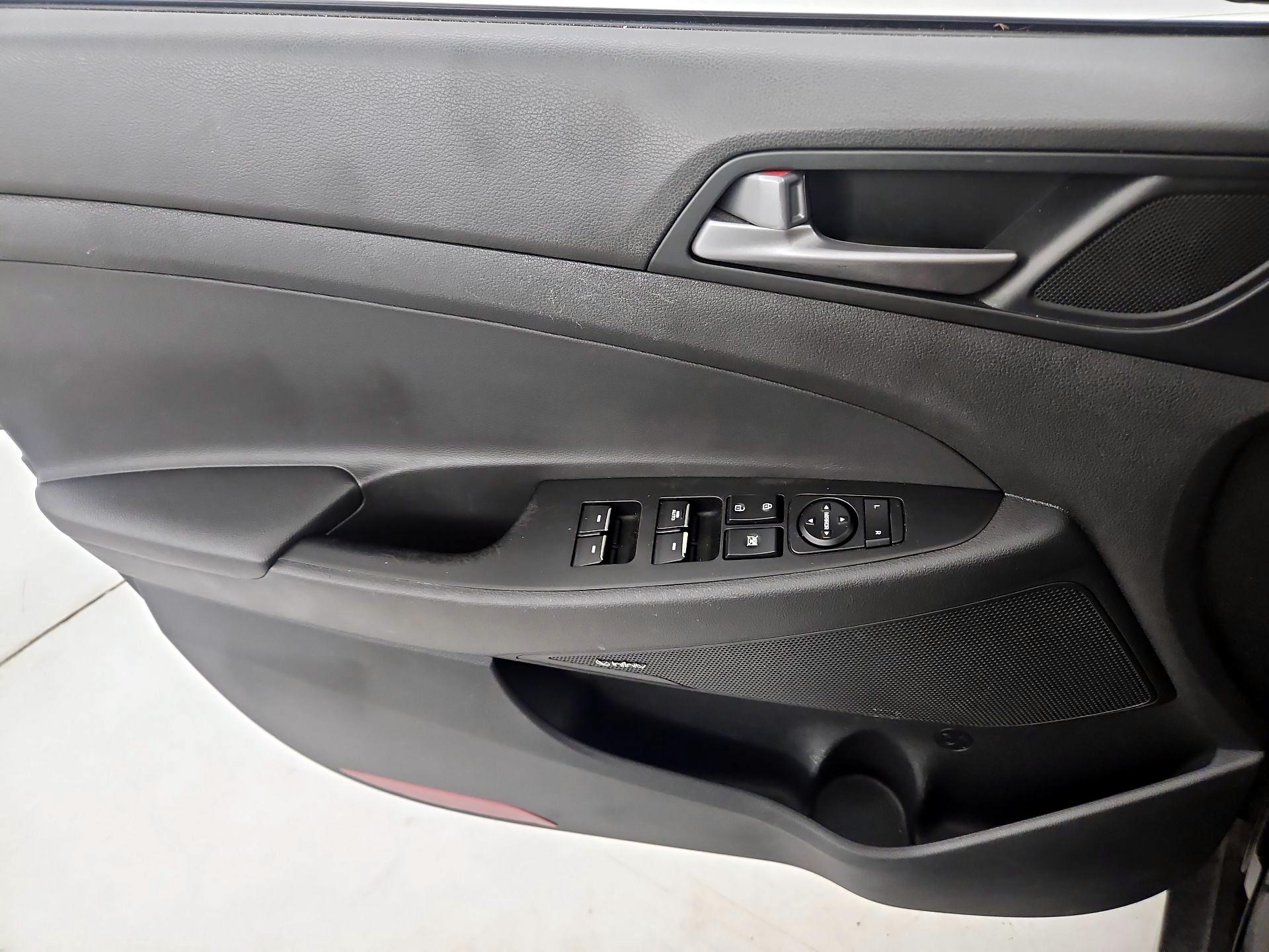 Thumbnail: 2017 Hyundai Tucson - 12