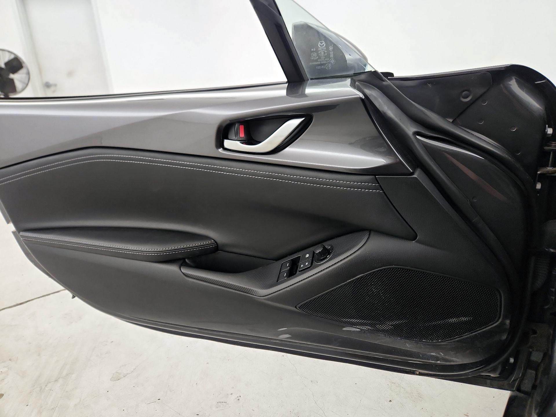 Thumbnail: 2021 Mazda MX-5 Miata - 12