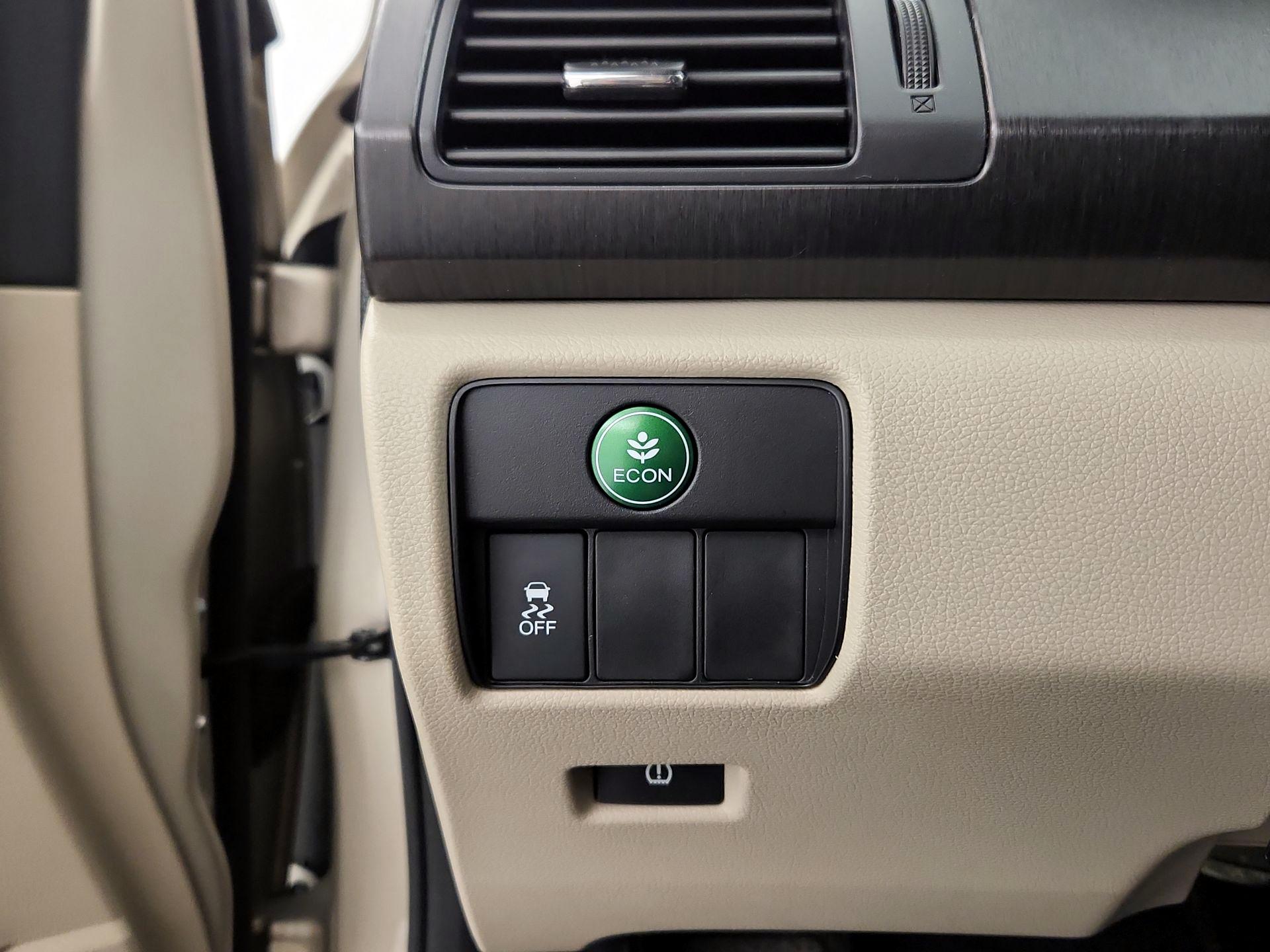 Thumbnail: 2015 Honda Accord - 13