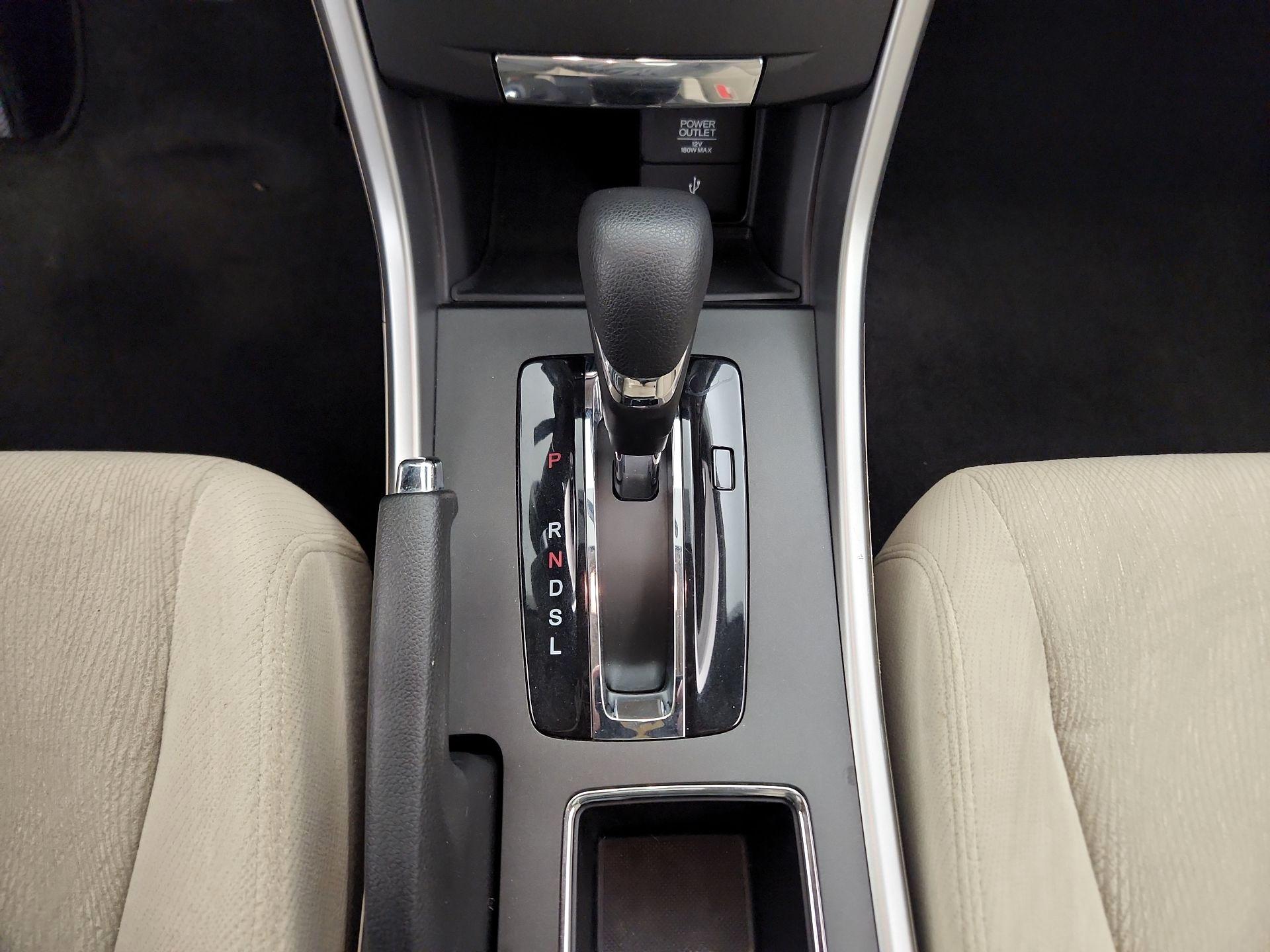 Thumbnail: 2015 Honda Accord - 17