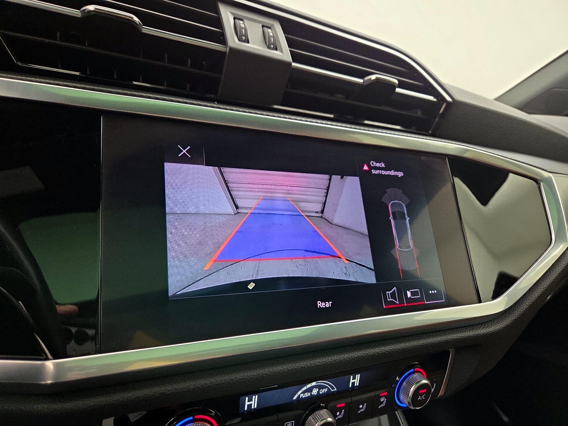 Thumbnail: 2022 Audi Q3 - 14