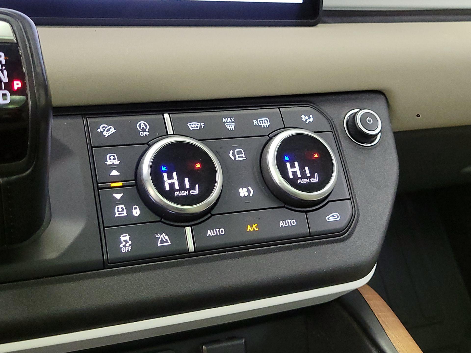 Thumbnail: 2022 Land Rover Defender - 17