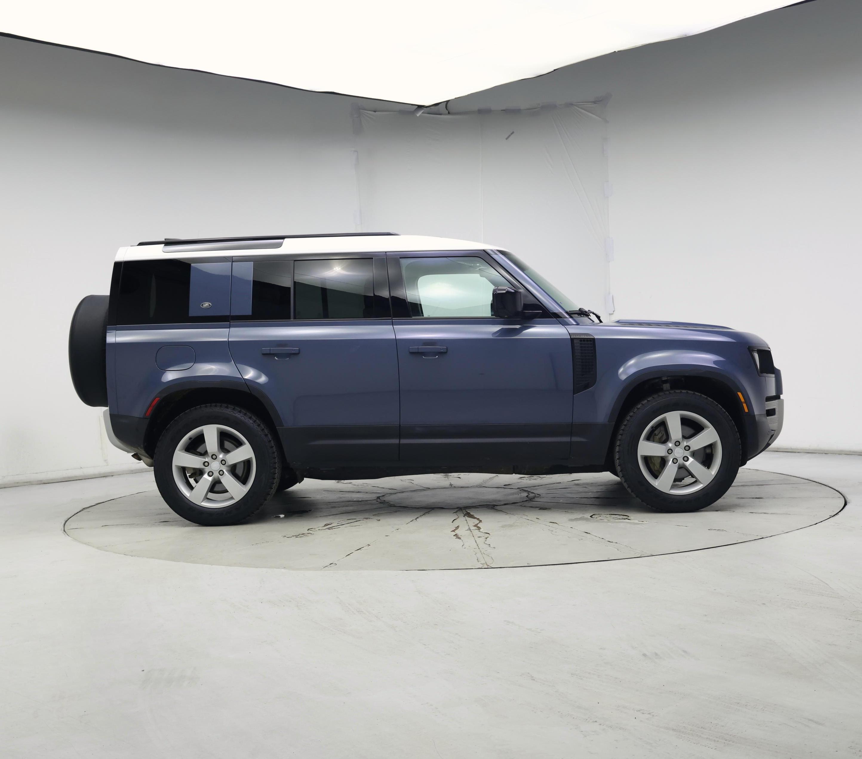 Thumbnail: 2022 Land Rover Defender - 7