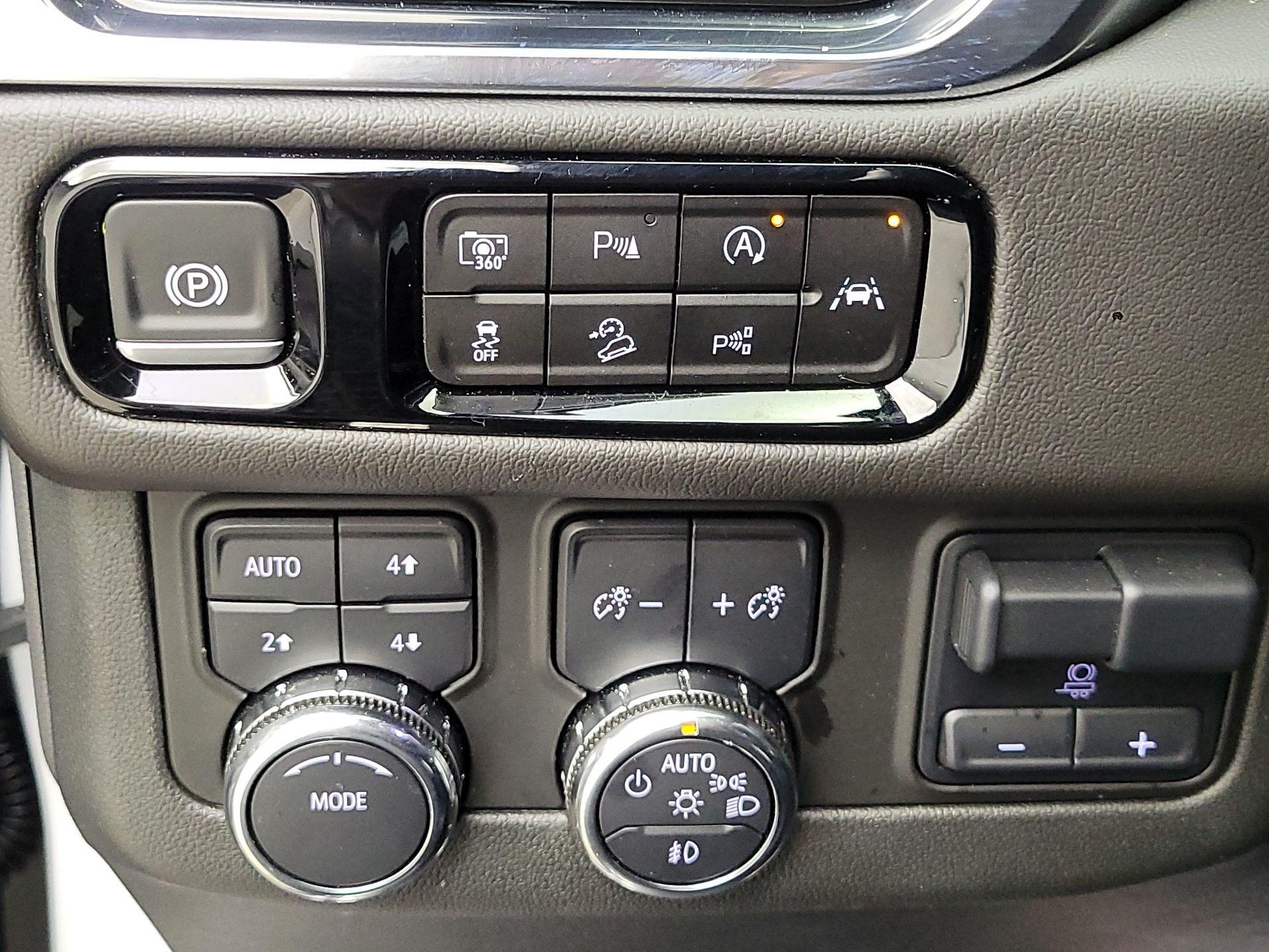 Thumbnail: 2025 GMC Yukon - 13